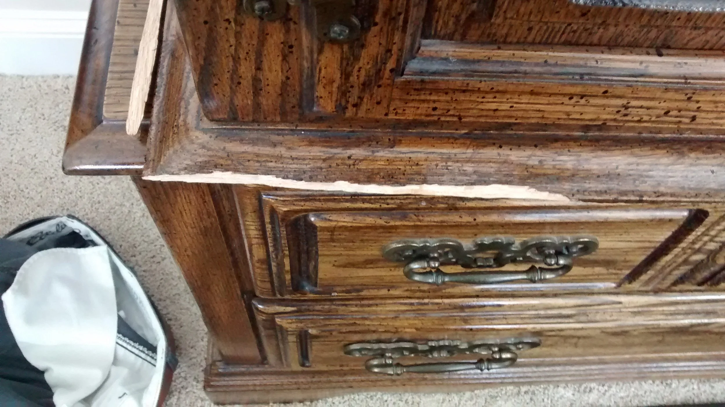 Split Dresser