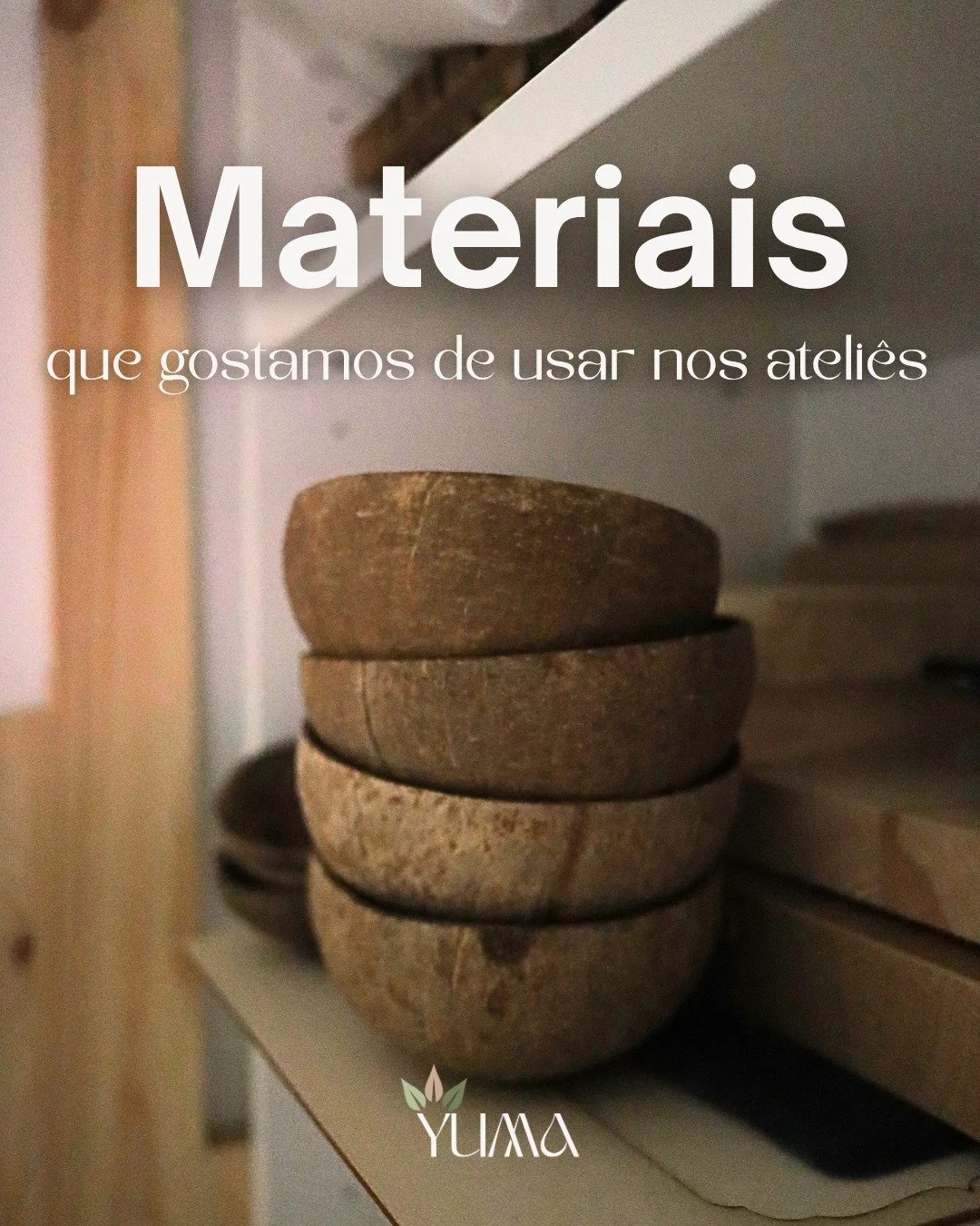 🌿No Yuma, cada detalhe &eacute; pensado com inten&ccedil;&atilde;o, porque acreditamos que o ambiente faz parte da experi&ecirc;ncia. 

Os materiais que escolhemos fazem parte da experi&ecirc;ncia &mdash; n&atilde;o s&atilde;o s&oacute; &ldquo;cen&a