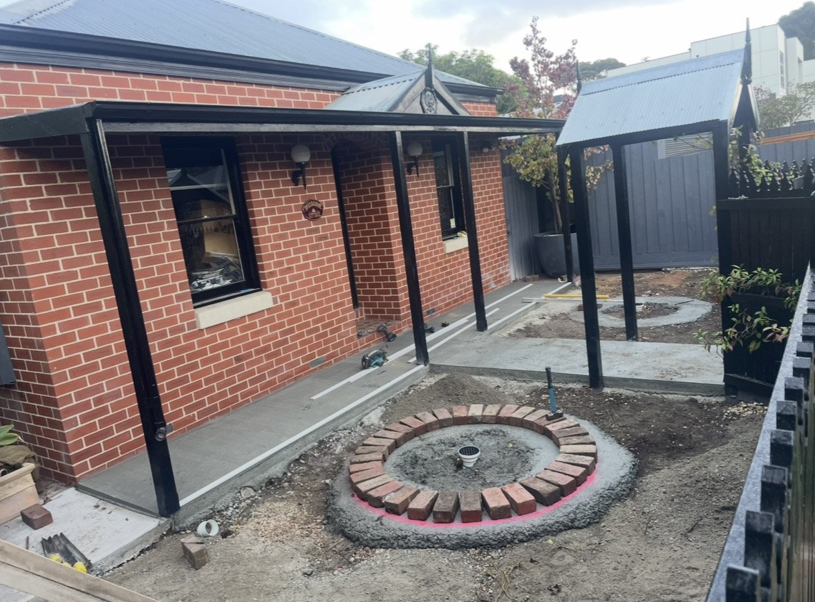 Concrete underpave for tiles