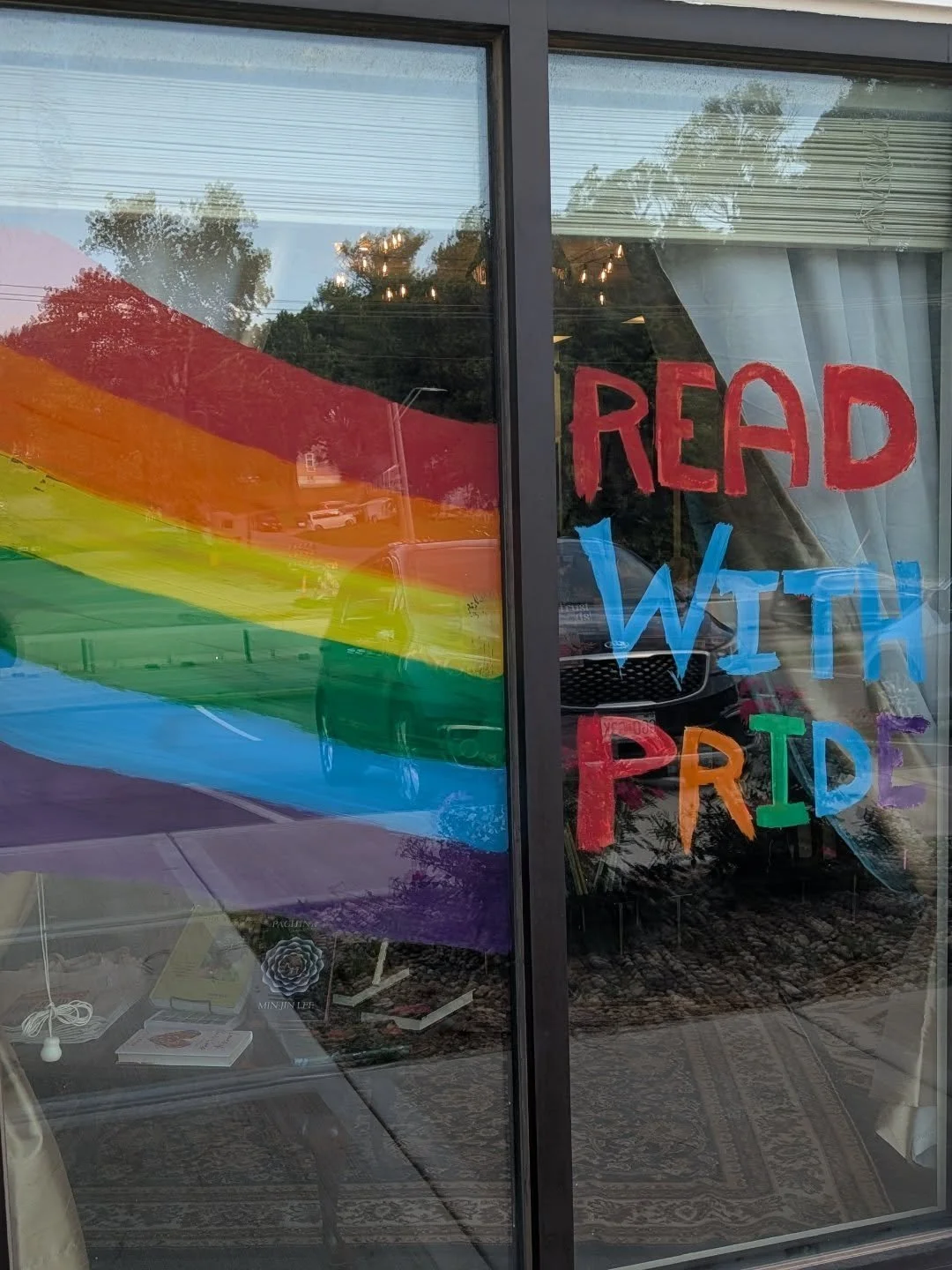 🏳️&zwj;🌈🦚🏳️&zwj;🌈
we have books for every color of the rainbow on our shelves! come by and find one that speaks to you
.
.
.
.
.
#PrideMonth #kcpride #queerbooks #QueerOwned