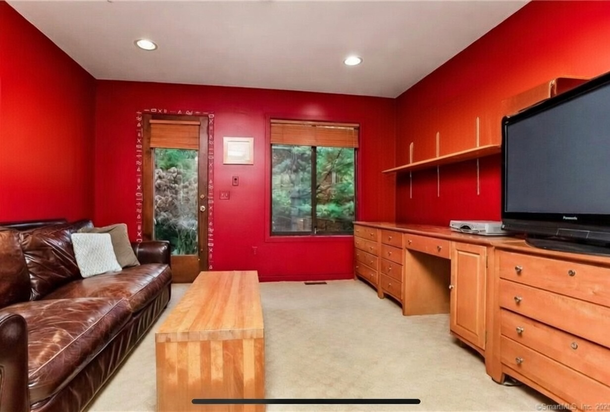 Redding Red Room Before.png