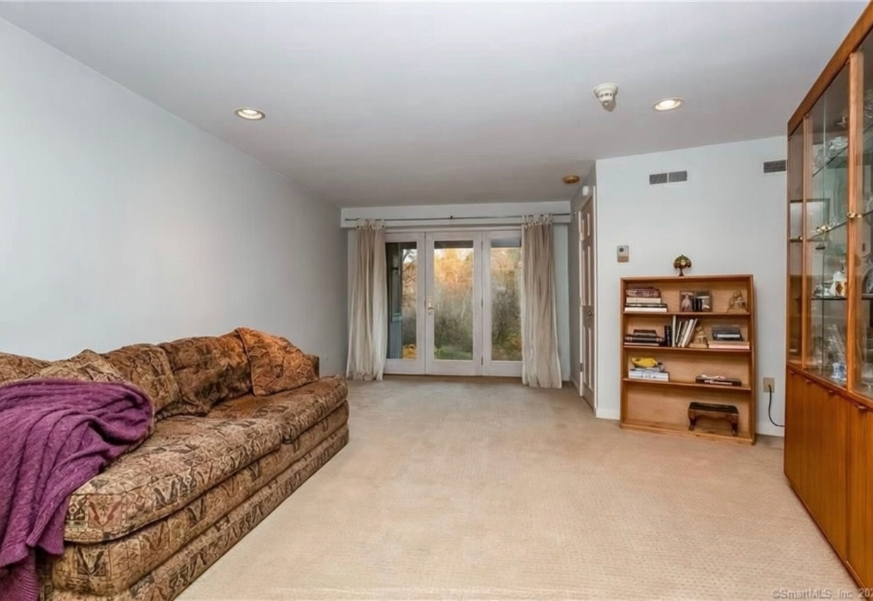 Redding Lower Living Before.png