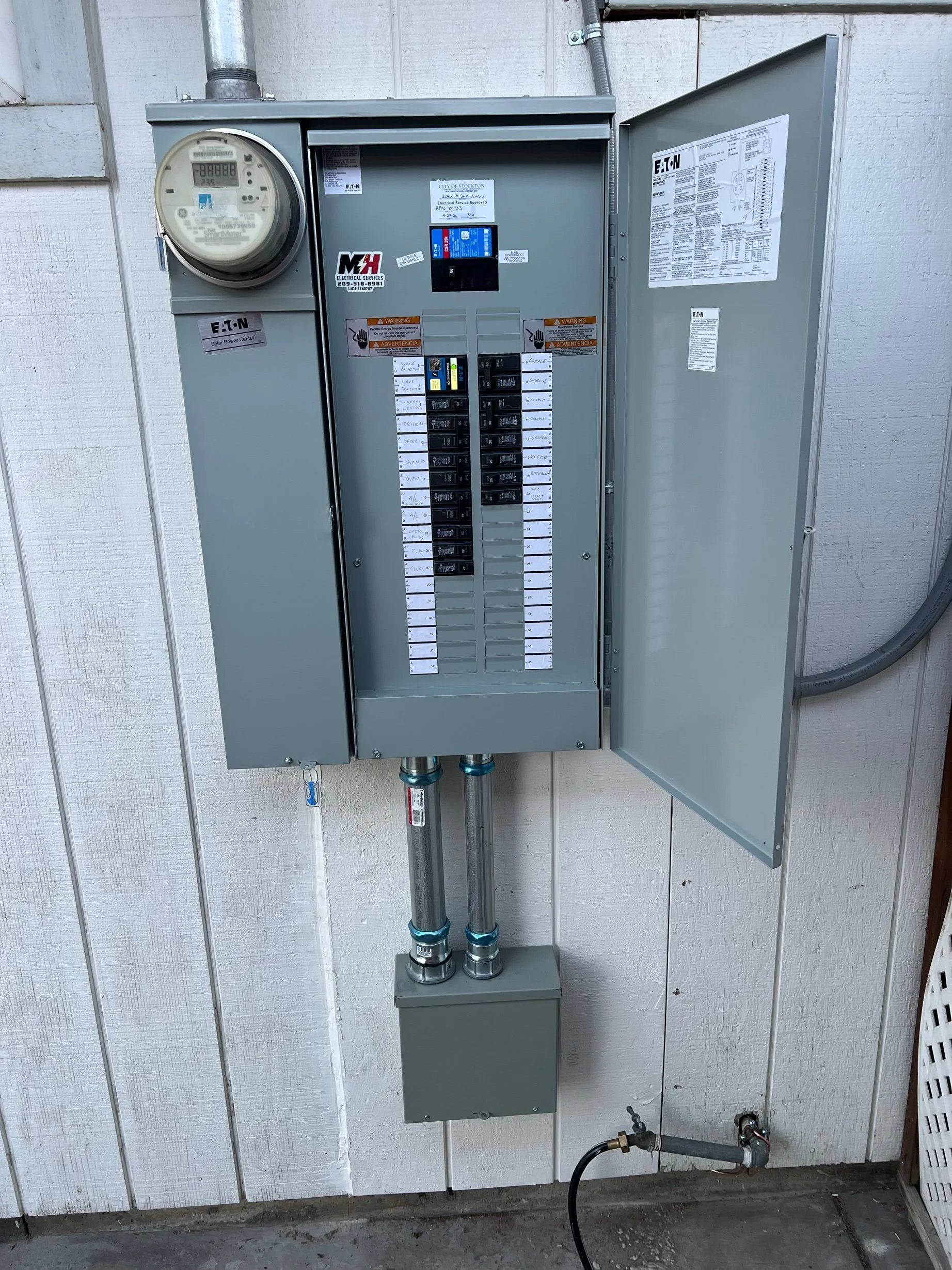 New 200-amp Eaton meter main installed in Stockton by MH Electrical Services.