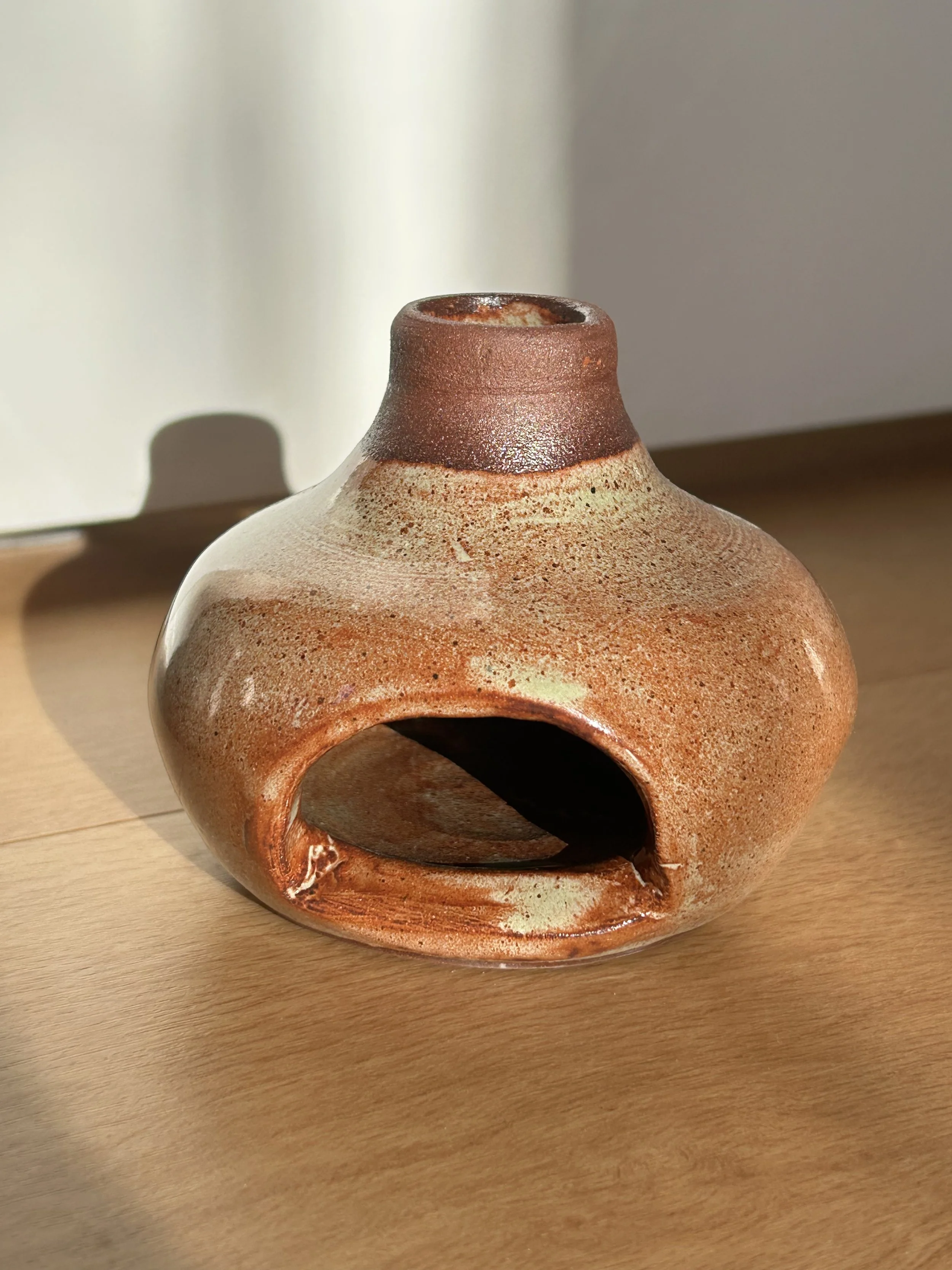 Earthenware tealight candle holder