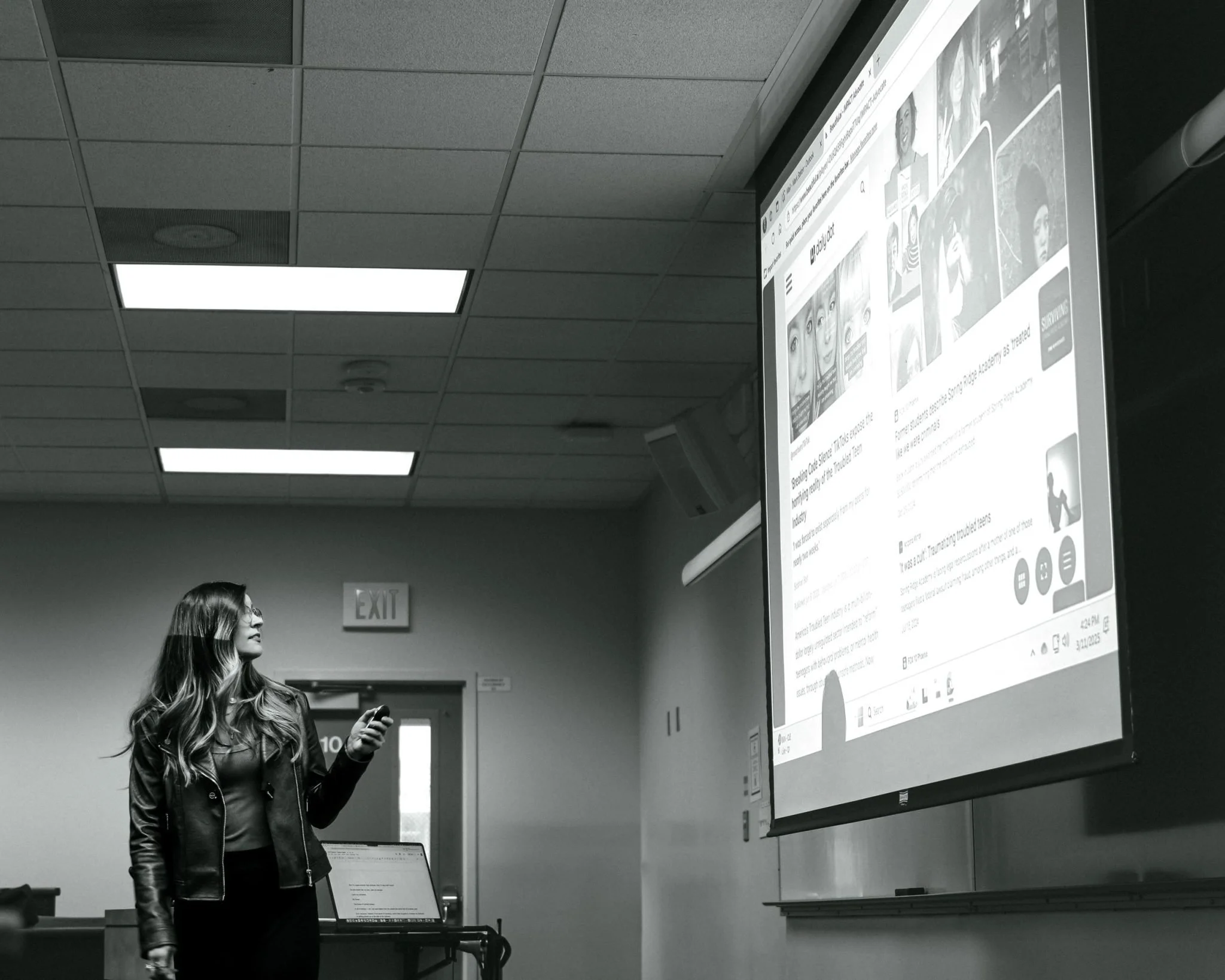 Raelyn Kaplan presenting digital marketing strategy at Western Washington University in Bellingham WA