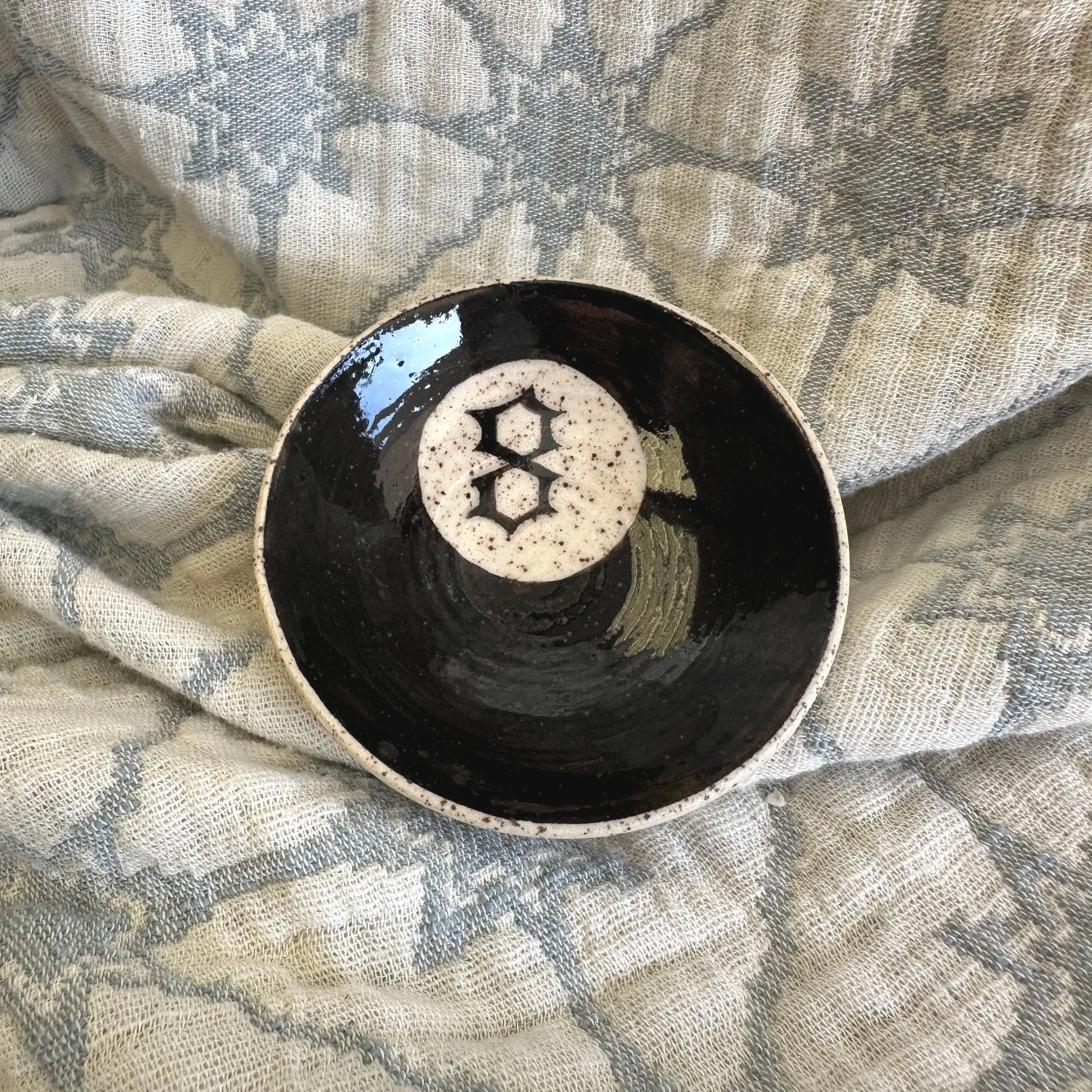 8 ball trinket dish 03