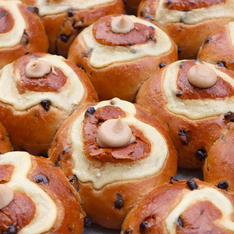 Hot Cross Bun Lou Lou