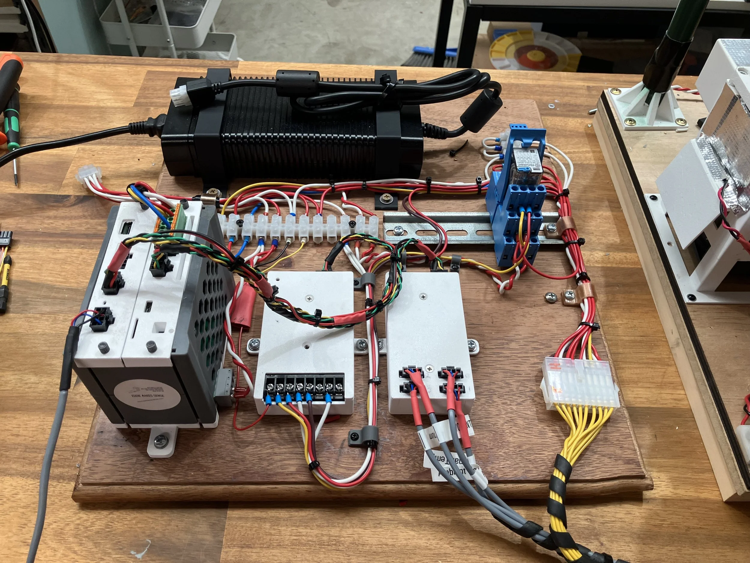 Power supply and Eddie Hub and two Eddie probes