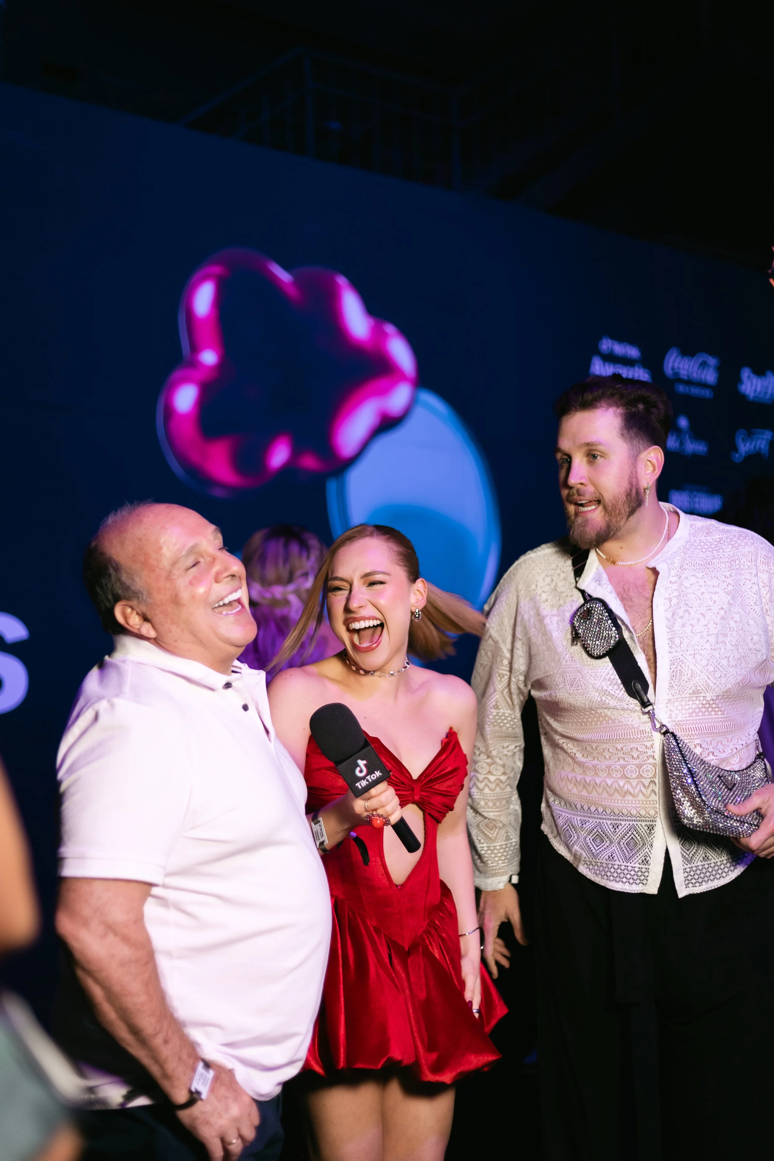 natalia juárez y los chicaneros en los tiktok awards 2025.