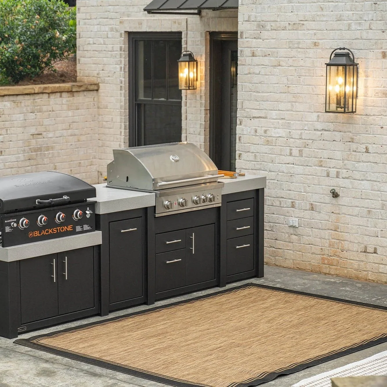 Outdoor Kitchens & Outdoor Living