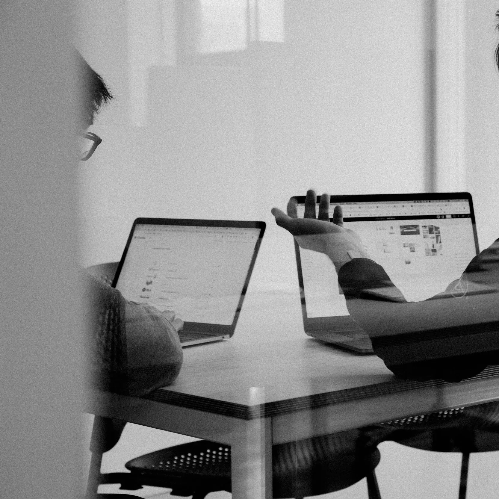 Friendly bookkeeping and business support team at Rise Finance