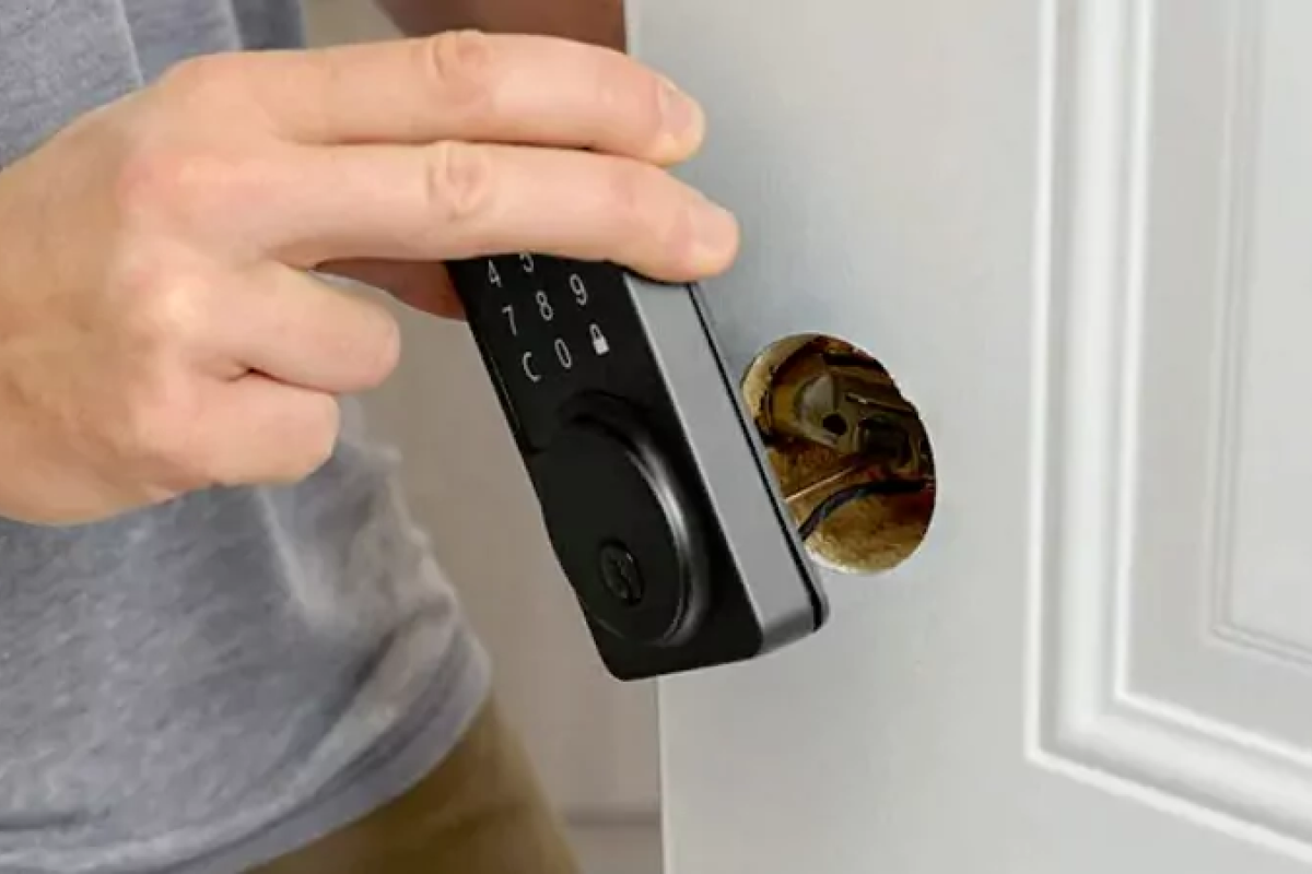 What Homeowners Should Know Before Installing Smart Door Locks