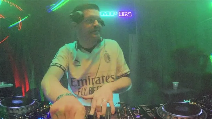 Full sets now 🆙

Shout out to all the crew!
@plastician @rayofsunshiine3 @odjekmusic @durpzdekatp @fairyxara @brendan42o 

Link in bio to our Soundcloud for a sneak peak of what&rsquo;s playing today 🔗🔥

BUMP IN @abercrombie.sydney