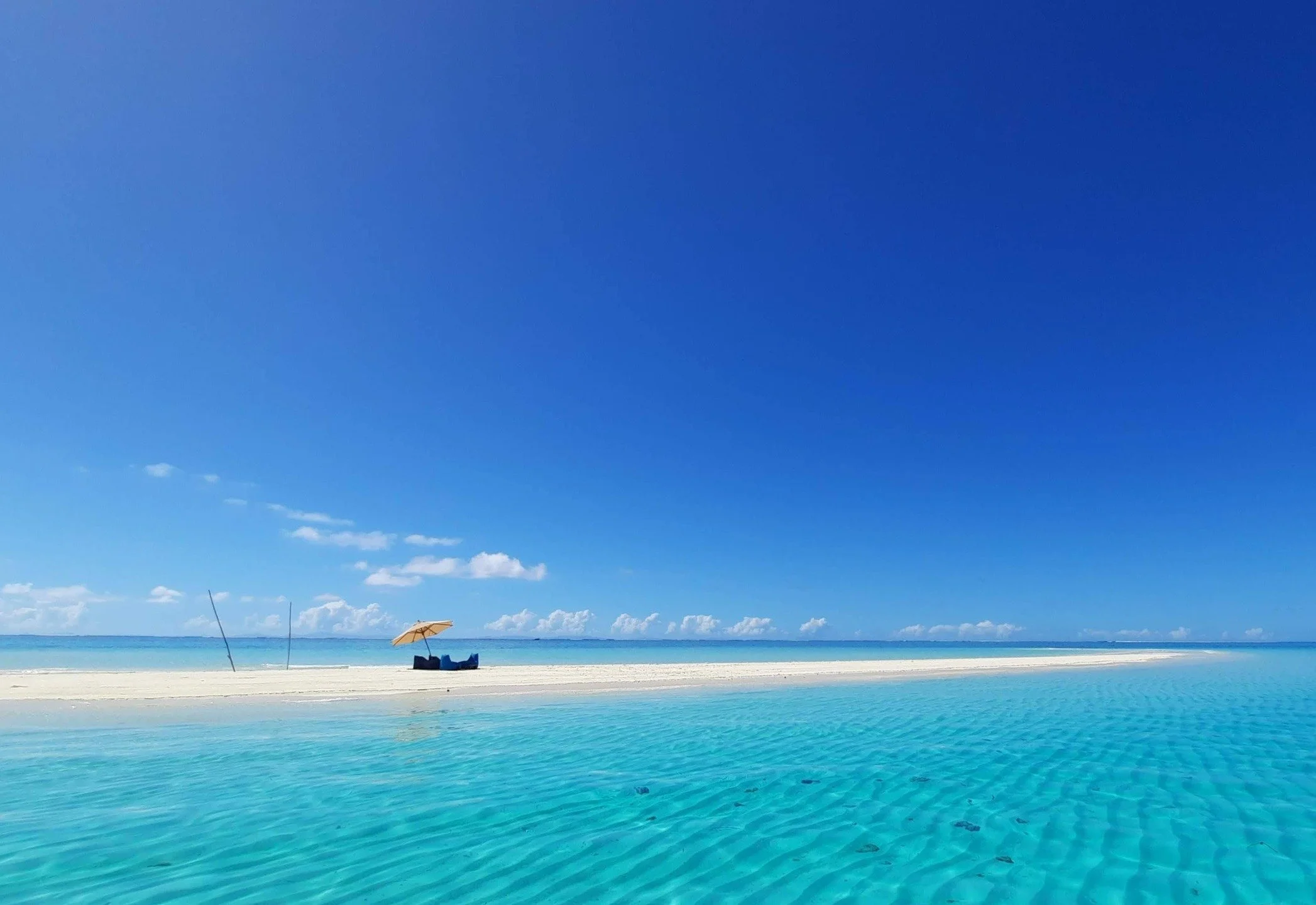 Looks effortless.
Rarely is.
Sand cay picnic, Royal Davui