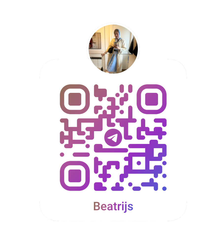 QR-code met een profielfoto en de naam Beatriz eronder.