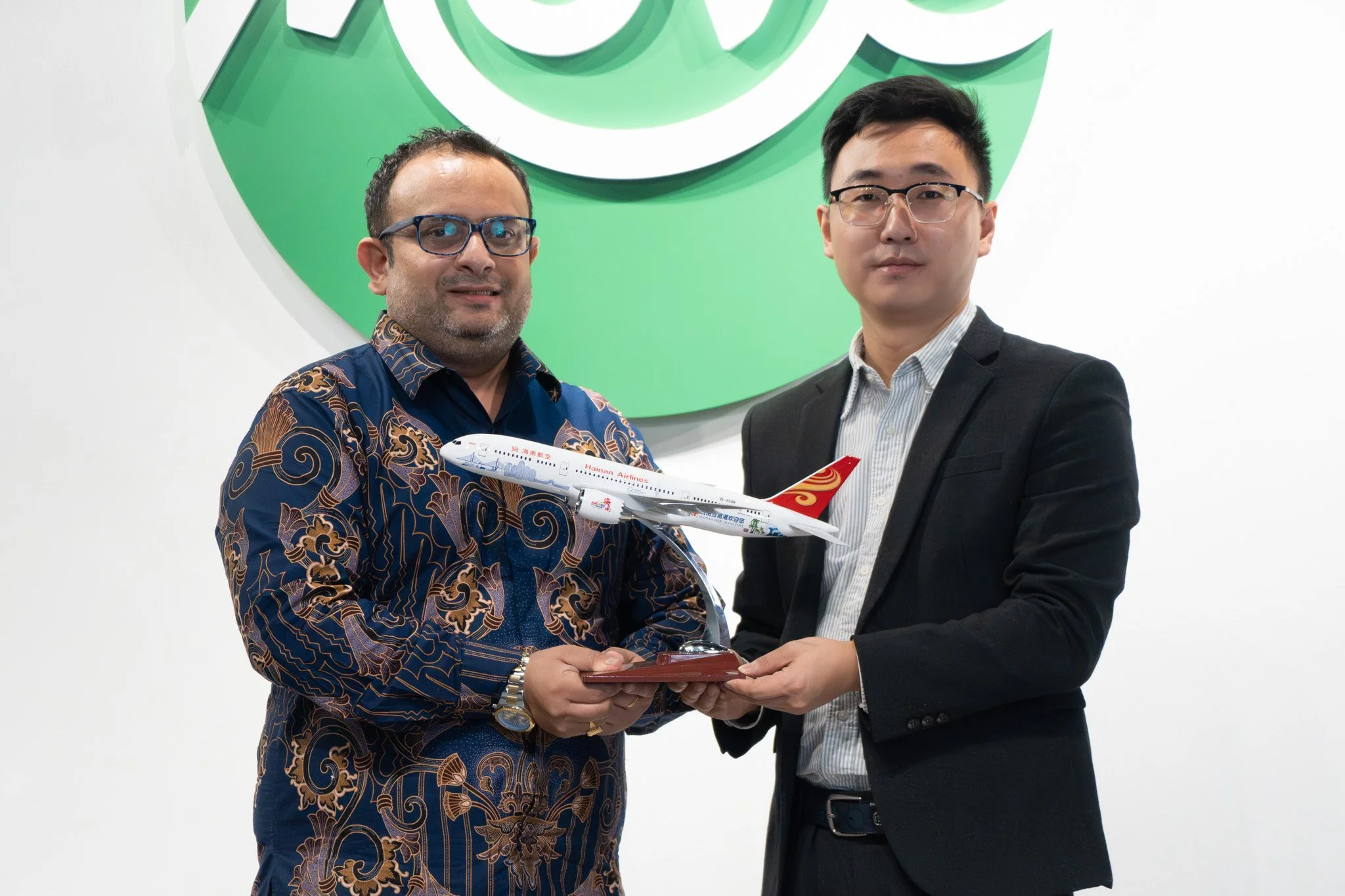  MOVE x Hainan Airlines 