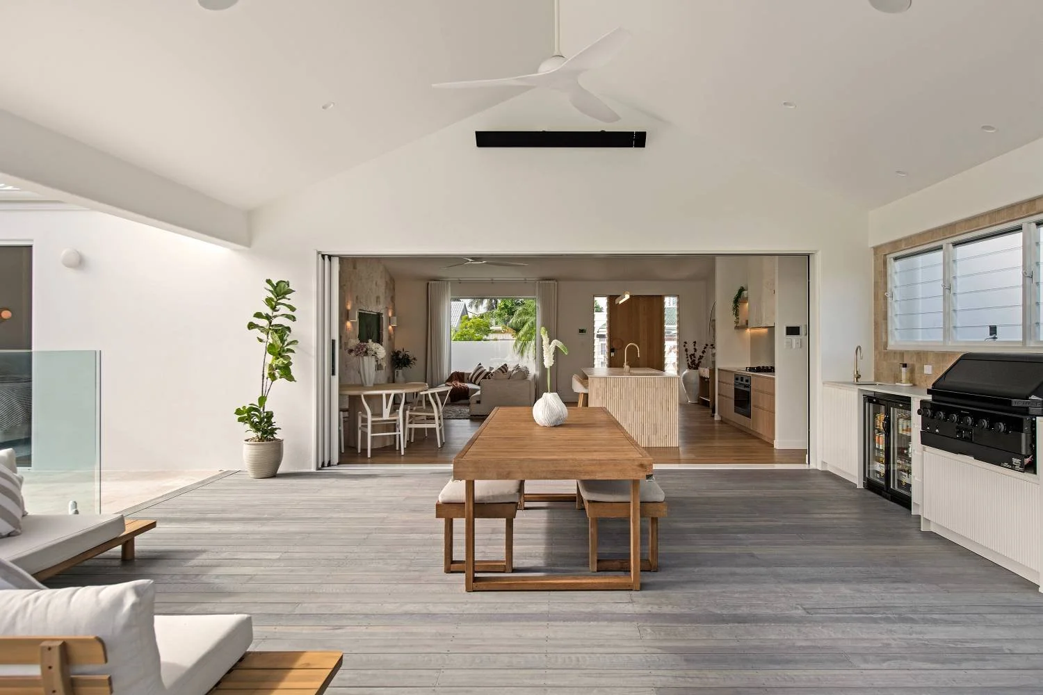 4 Curlew Cres11.jpg