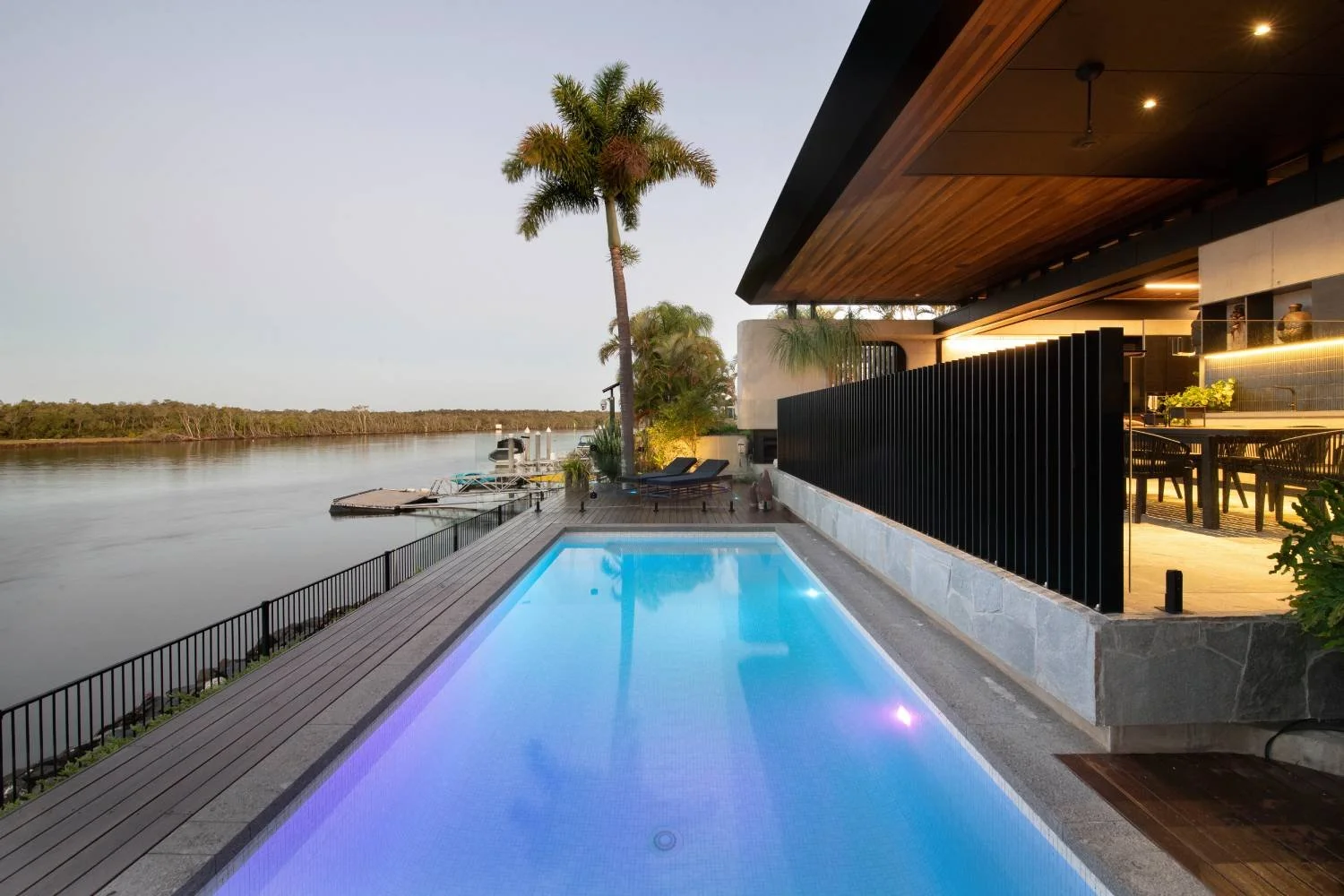 7366 Marine Dr East15.jpg