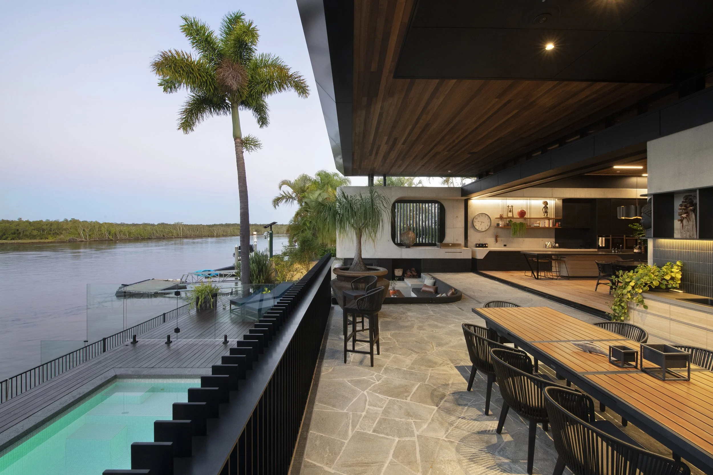 7366 Marine Dr East12.jpg