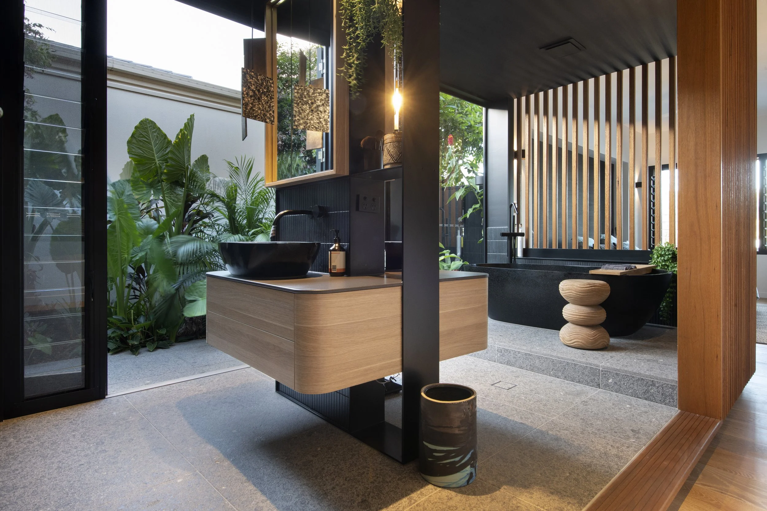 7366 Marine Dr East21.jpg