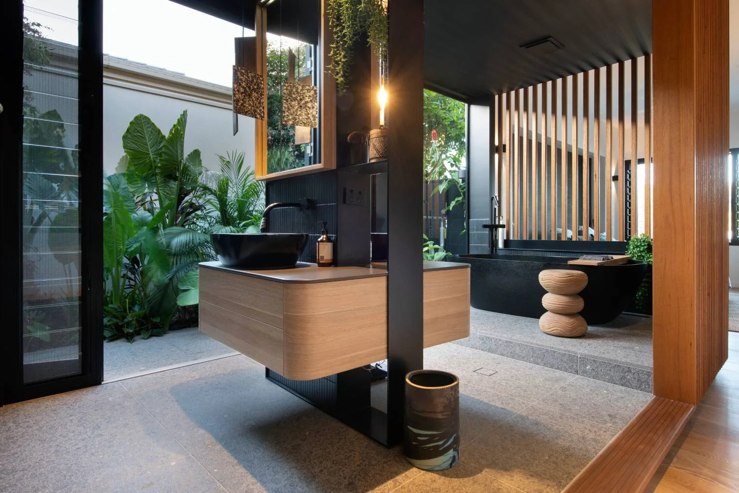 7366 Marine Dr East21.jpg
