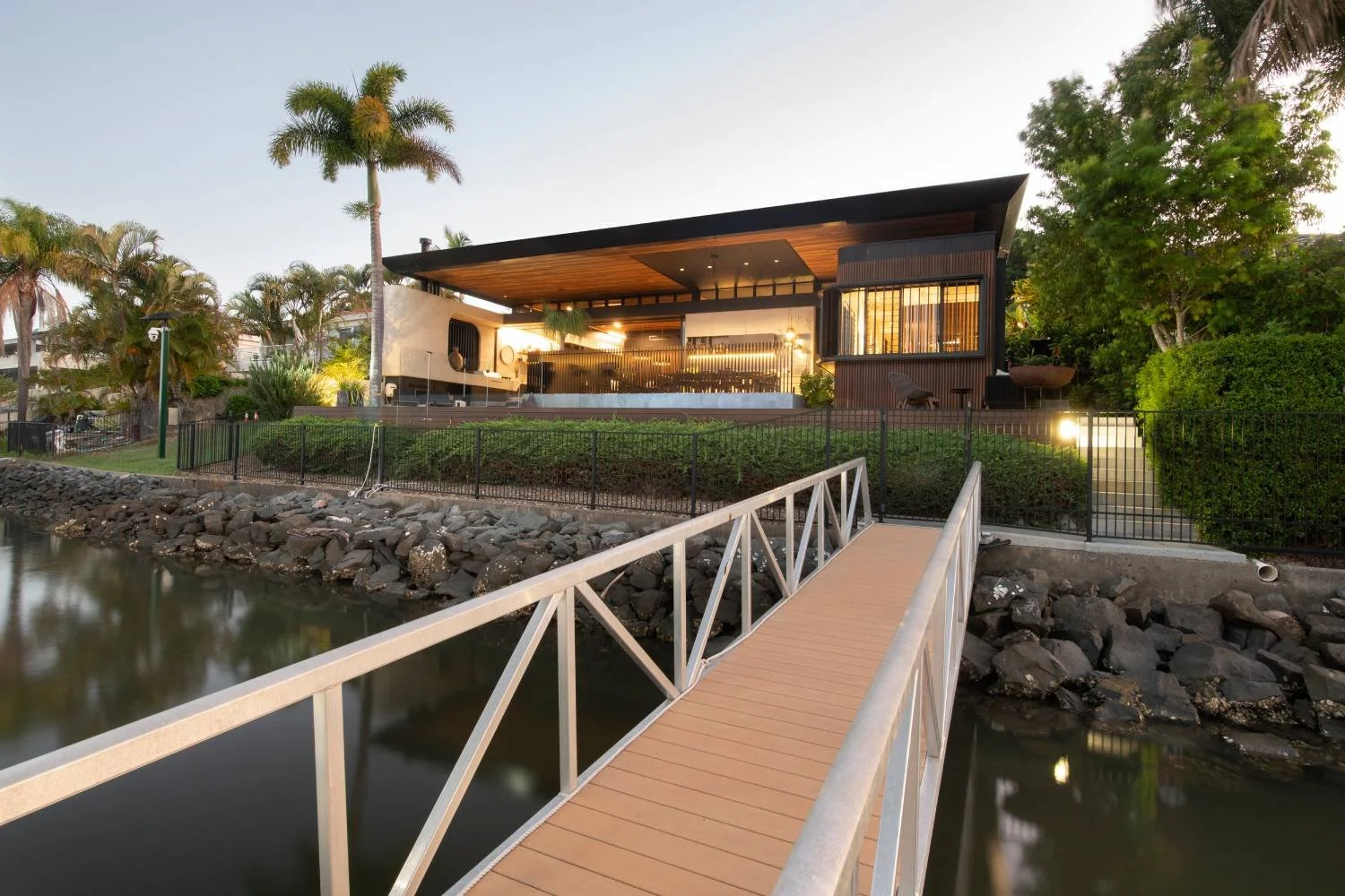 7366 Marine Dr East16.jpg