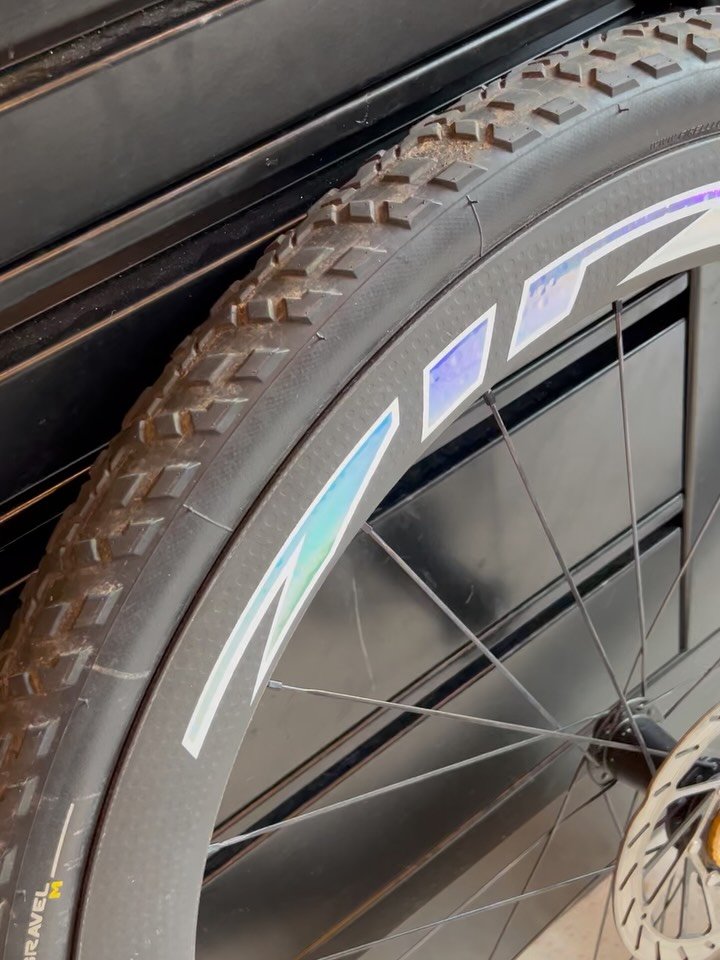 🎨CUSTOM WHEELDECALS 🚀

Wil jij jouw wielset wat meer 🔥 geven?
Dan kan je bij @kaffix.cc terecht voor jouw op maat gemaakte wielstickers. 😎 

Voor vragen DM! 👌🏼