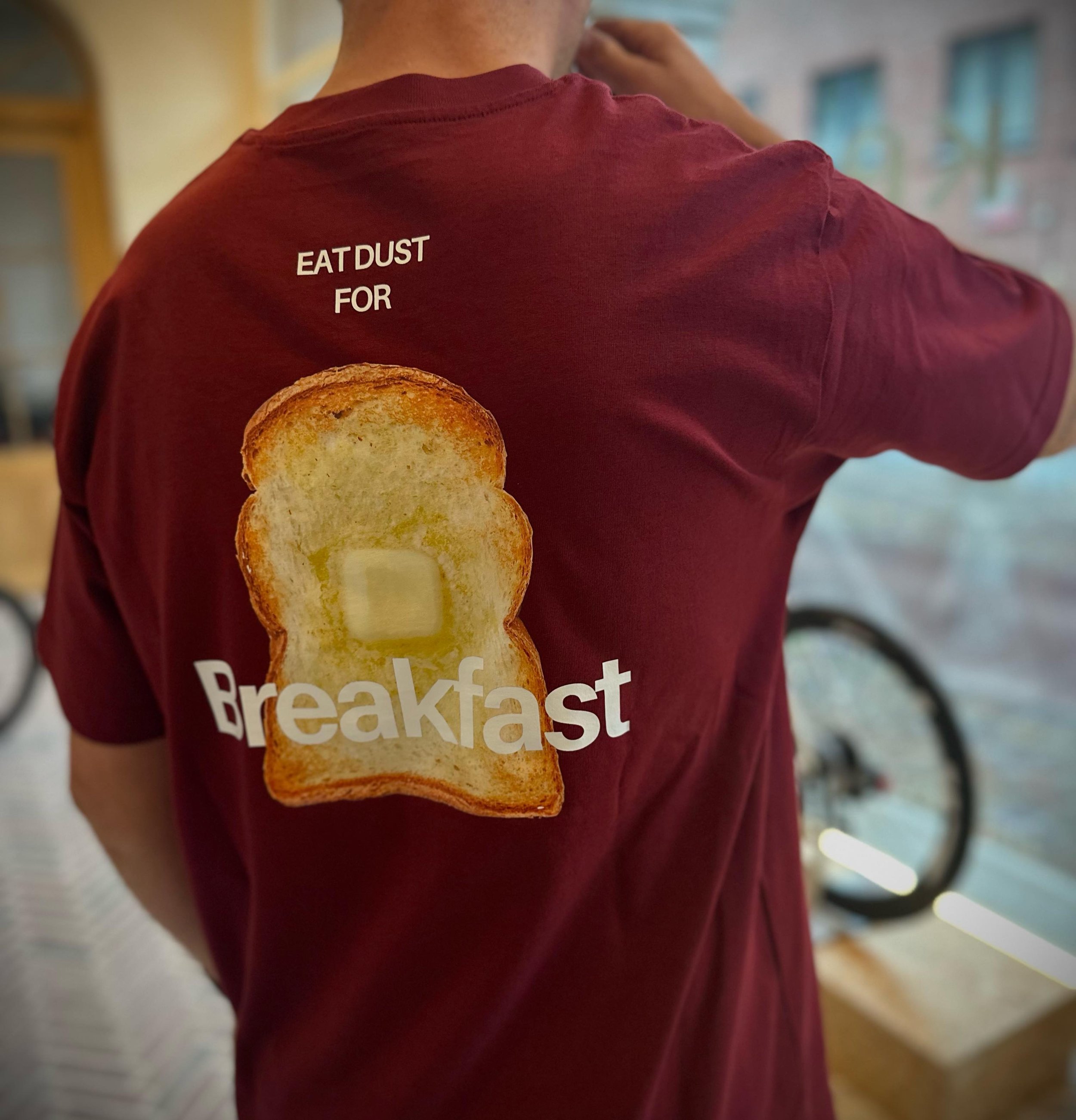 Eat dust for breakfast 🍞

Maat S tot XL in de winkel verkrijgbaar. 
&euro;39,95