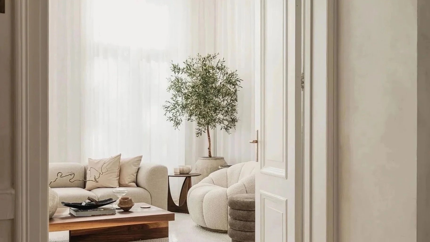 Calm high-end waiting area of Bring Balance Back in Amsterdam