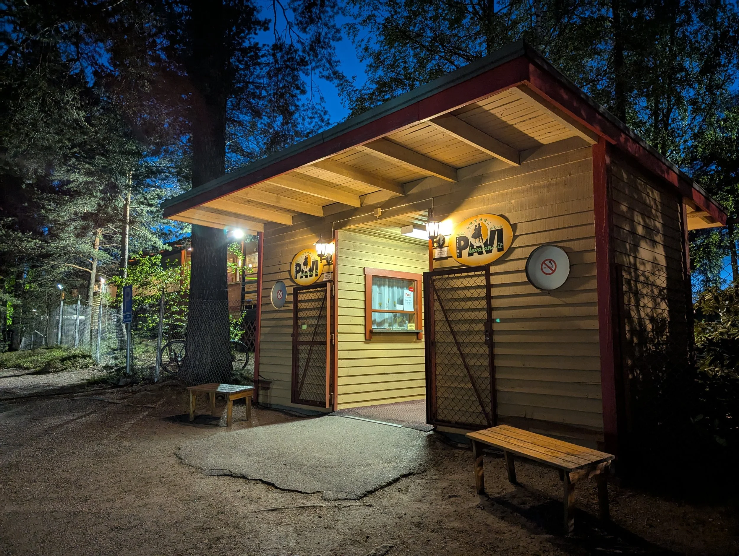 Tanssilava Pavi Entrance Sisaankaynti Dance Hall Pavi