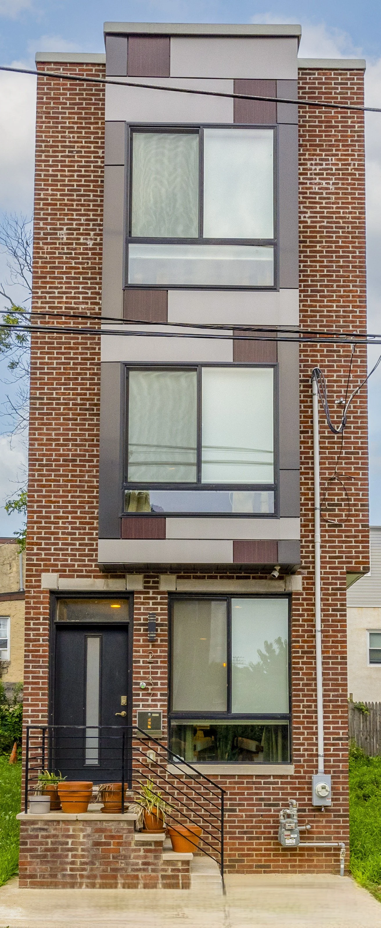 Darien Front of House.jpg