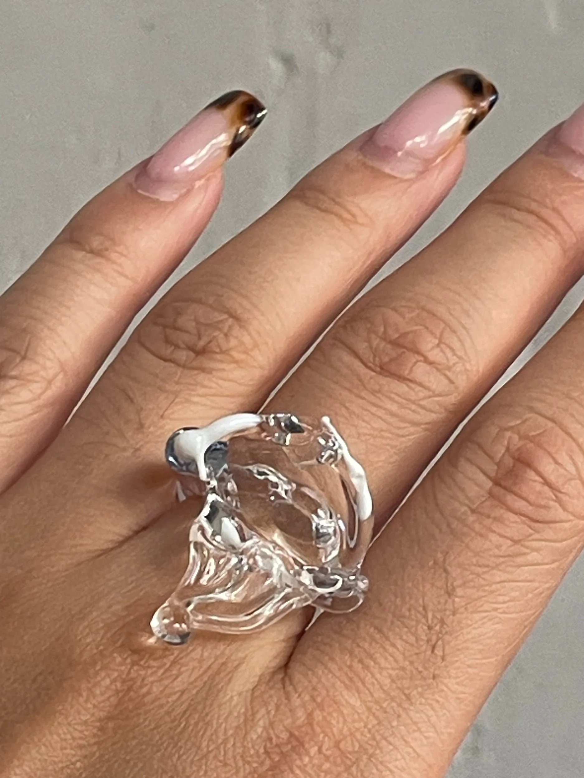 Anillo soplado de vidrio de borosilicato.. Blessed Eye Studio.