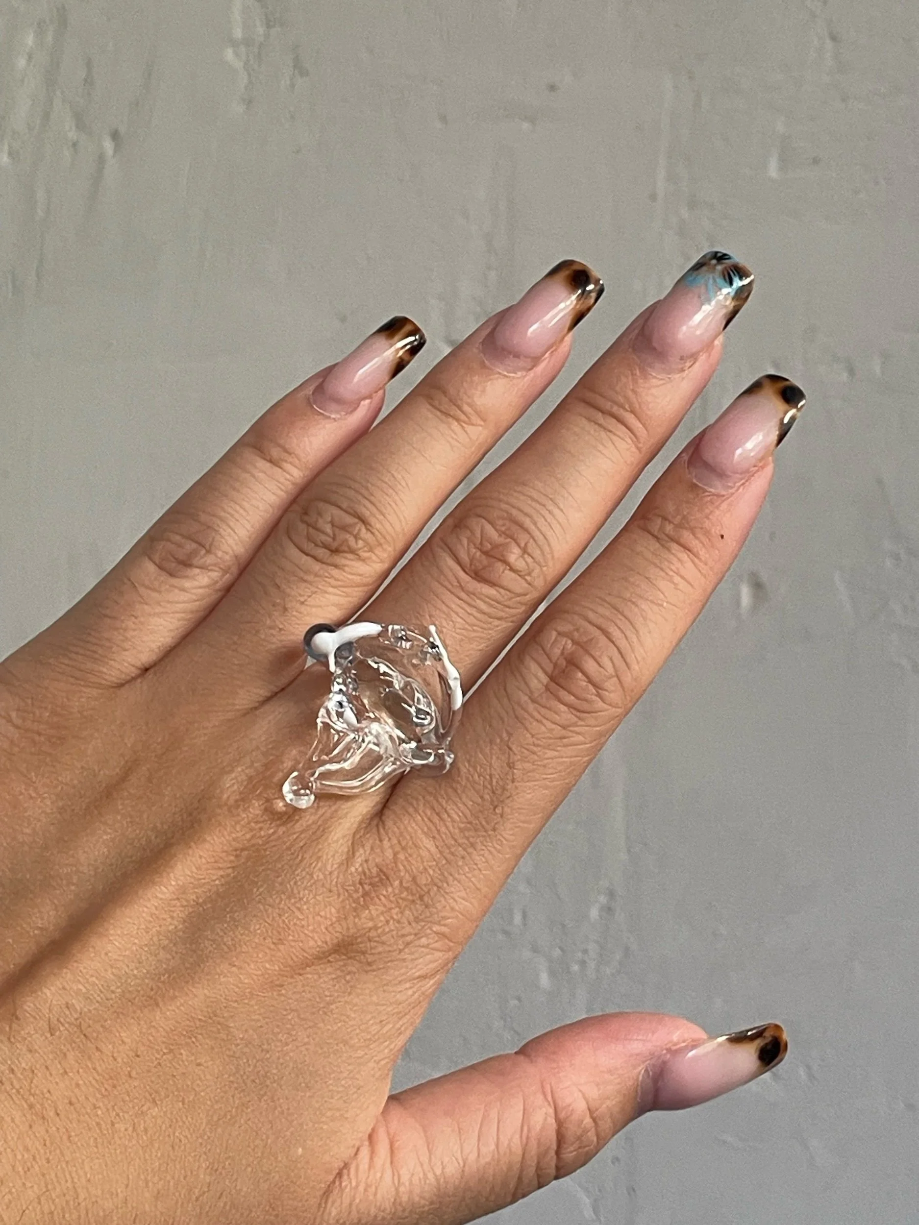 Anillo soplado de vidrio de borosilicato.. Blessed Eye Studio.