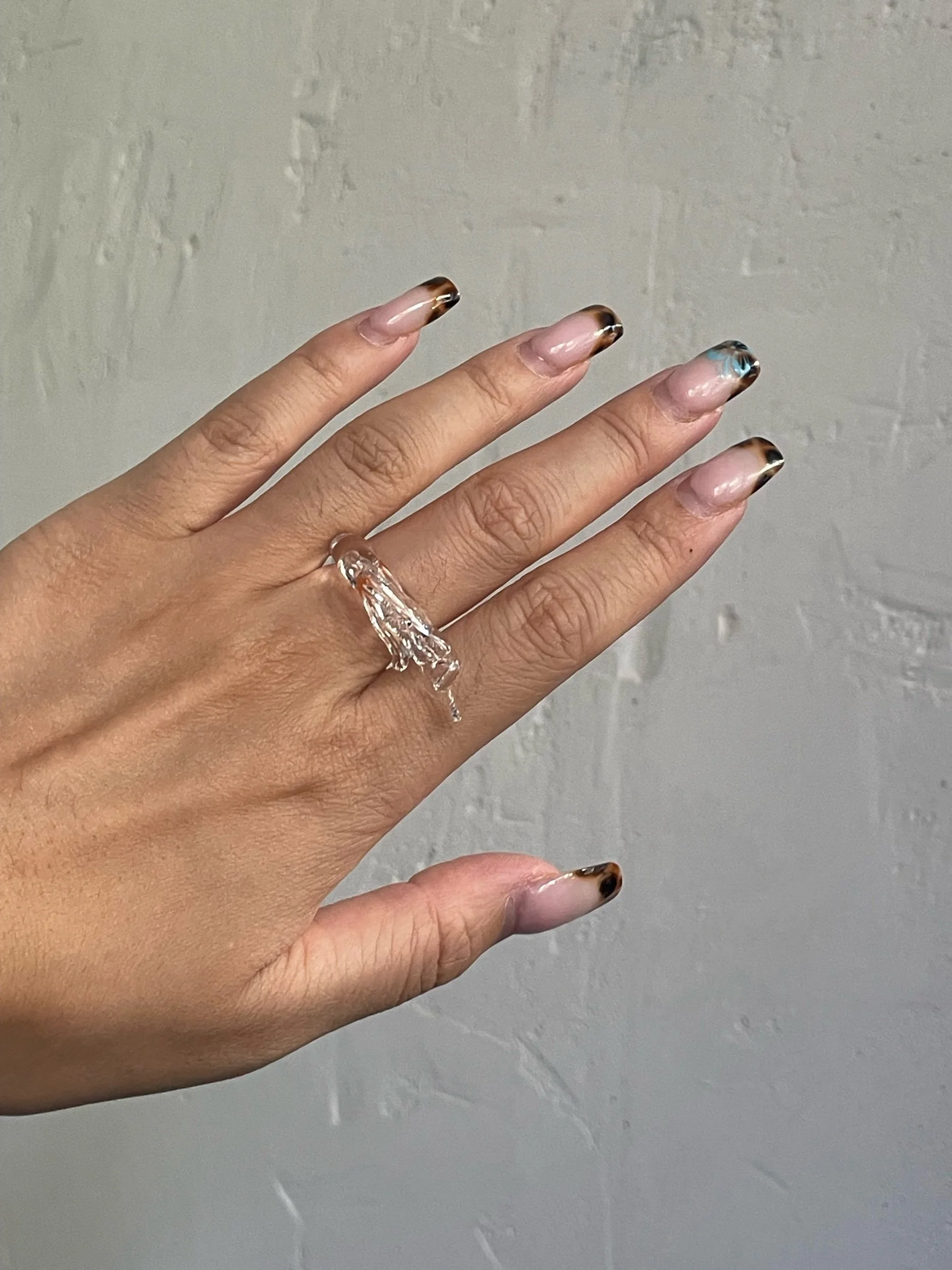 Anillo ala de vidrio de borosilicato transparente. Blessed Eye Studio. Madrid