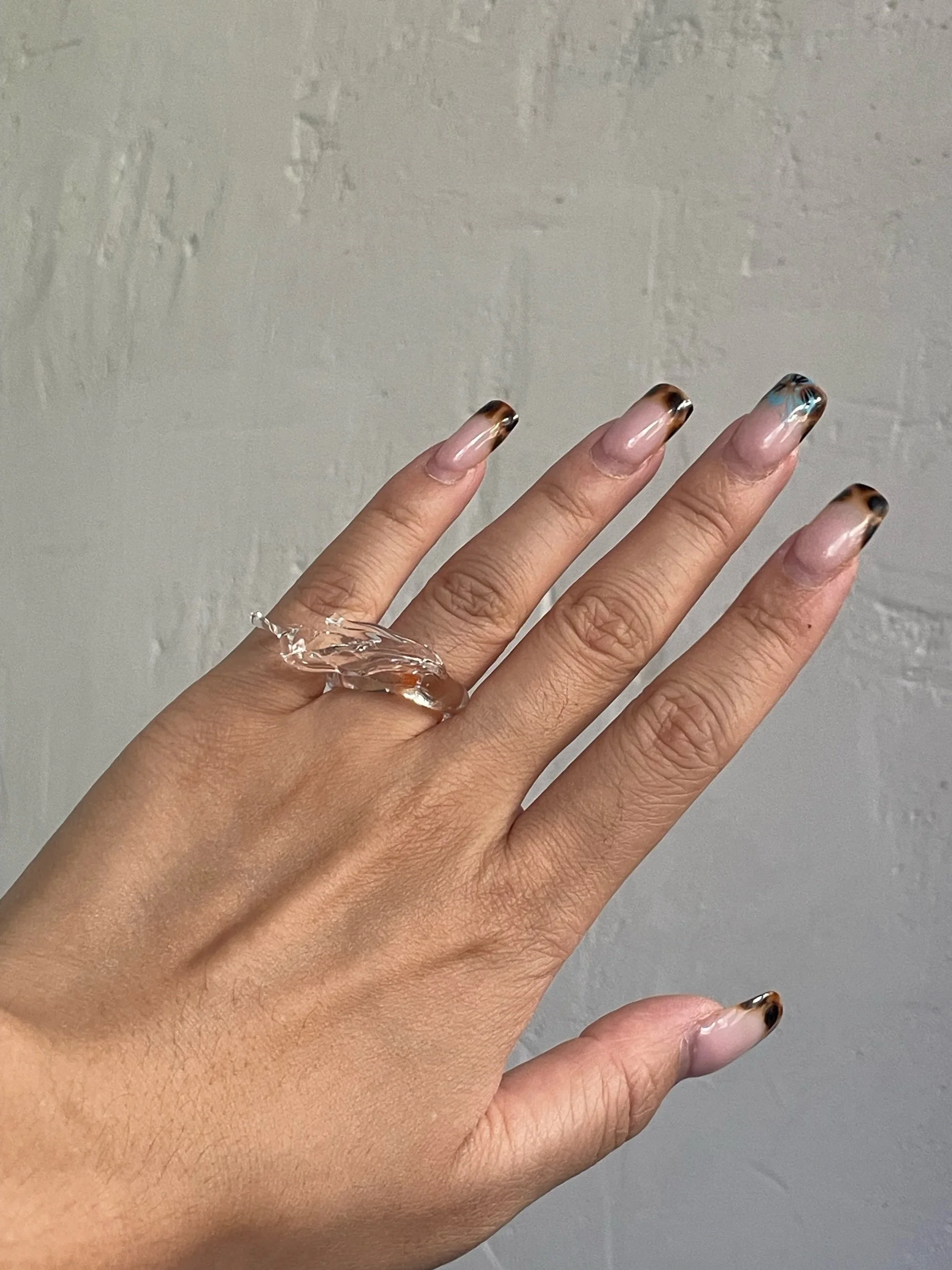 Anillo ala de vidrio de borosilicato. Blessed Eye Studio. Madrid