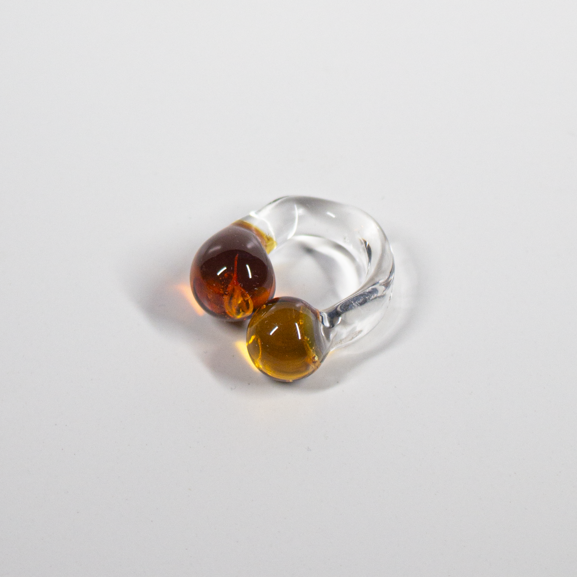 Anillo de vidrio de borosilicato. Blessed Eye Studio. Madrid. Talla 8