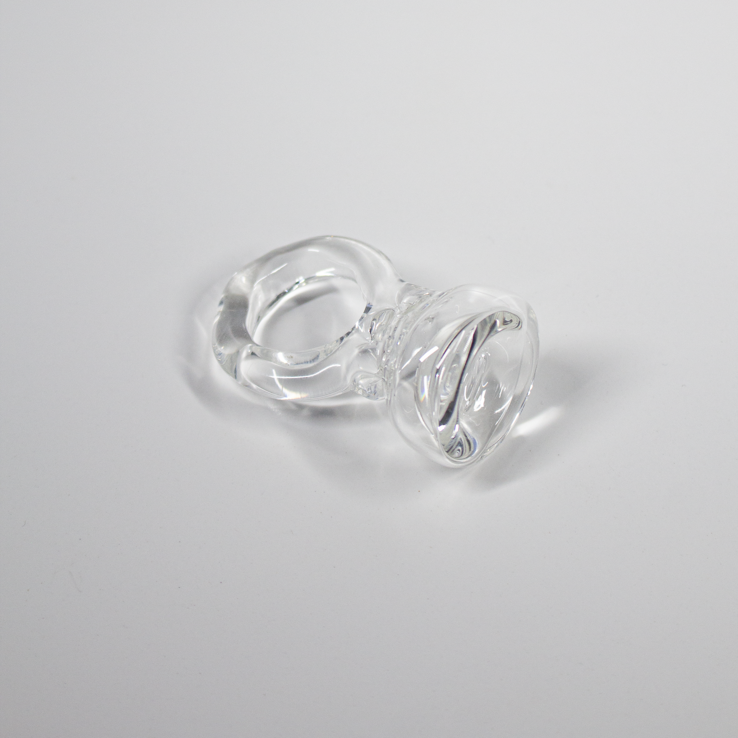 Talla 22. Anillo soplado para la Semana de la moda en Madrid. Talleres. Anillo de Vidrio. 2.png