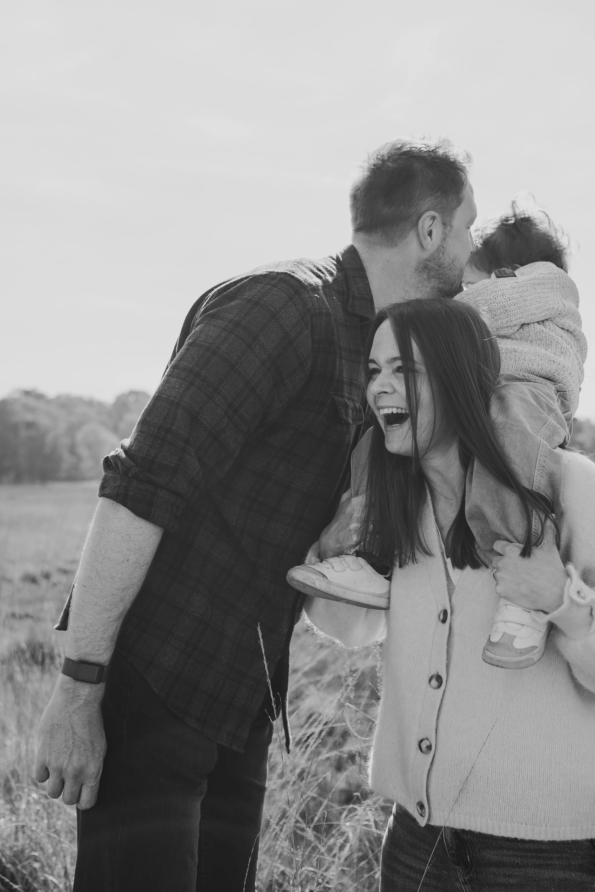 candid-family-photos-sevenoaks-outdoors.jpg