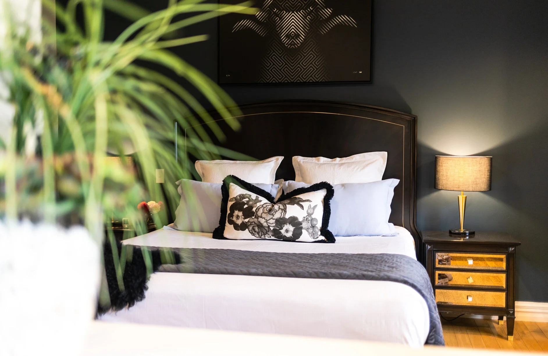 Luna wine Parehua room