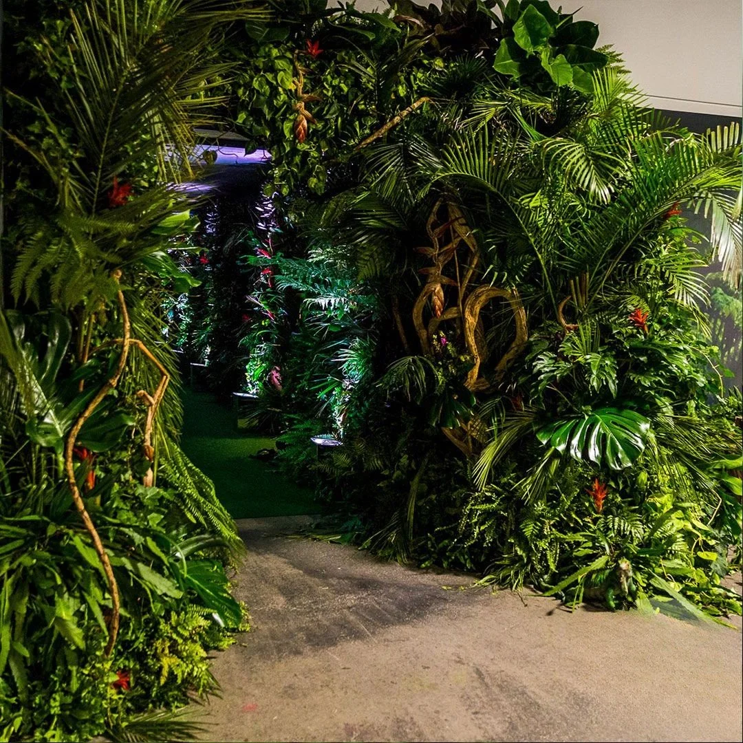 How Botanical Installations Transform Fashion Week Sets, Pop-Ups, and Editorial Shoots