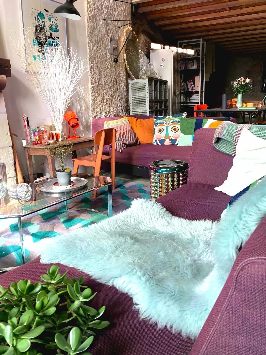 J&rsquo;habite une maison troglodytique. Pas une cave. Pas un terrier. Et je dois souvent naviguer entre les repr&eacute;sentations que ce mot d&eacute;clenche chez les autres et la r&eacute;alit&eacute;, beaucoup plus nuanc&eacute;e &mdash; et, diso