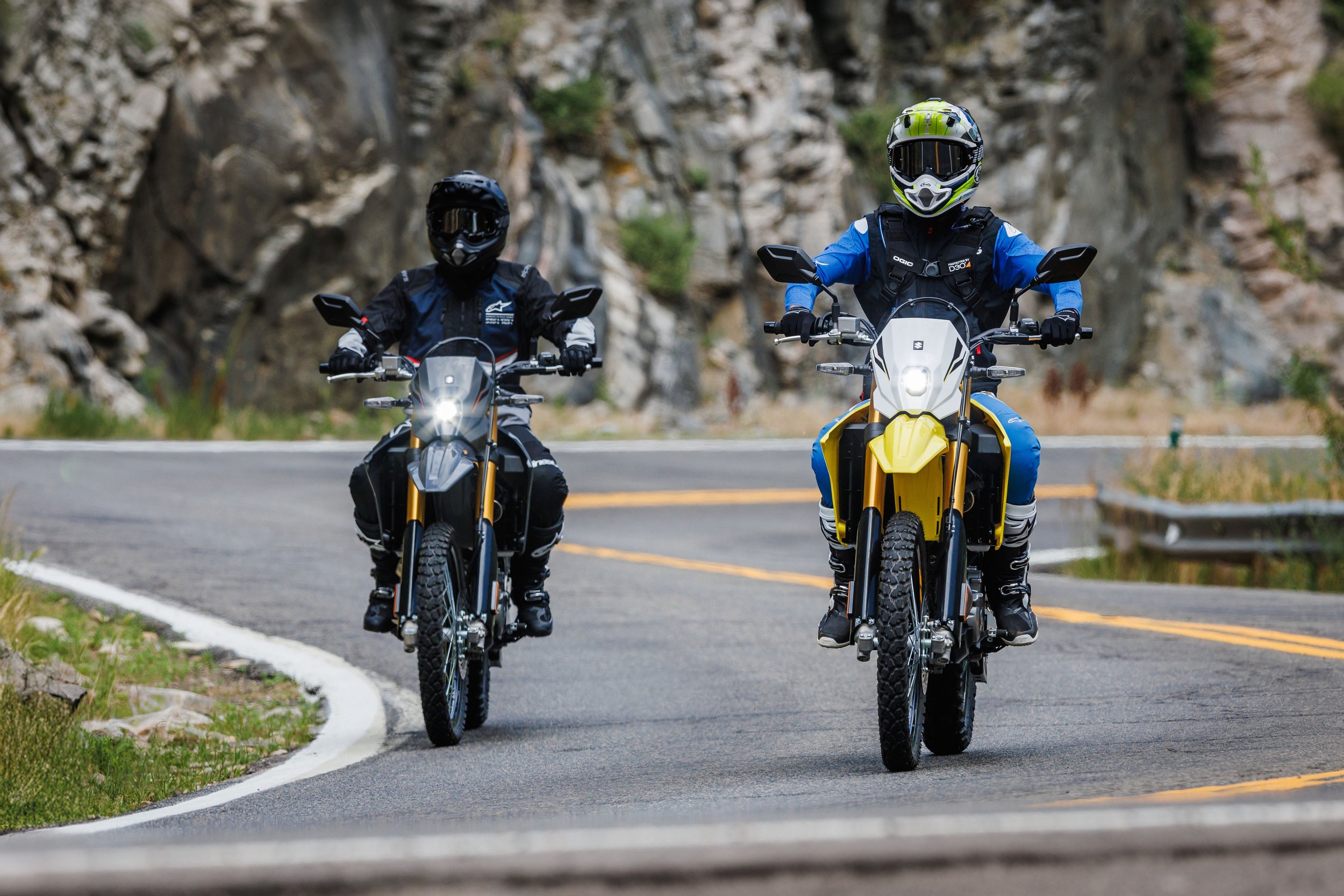DR-Z400SRJM5_action_2.jpg