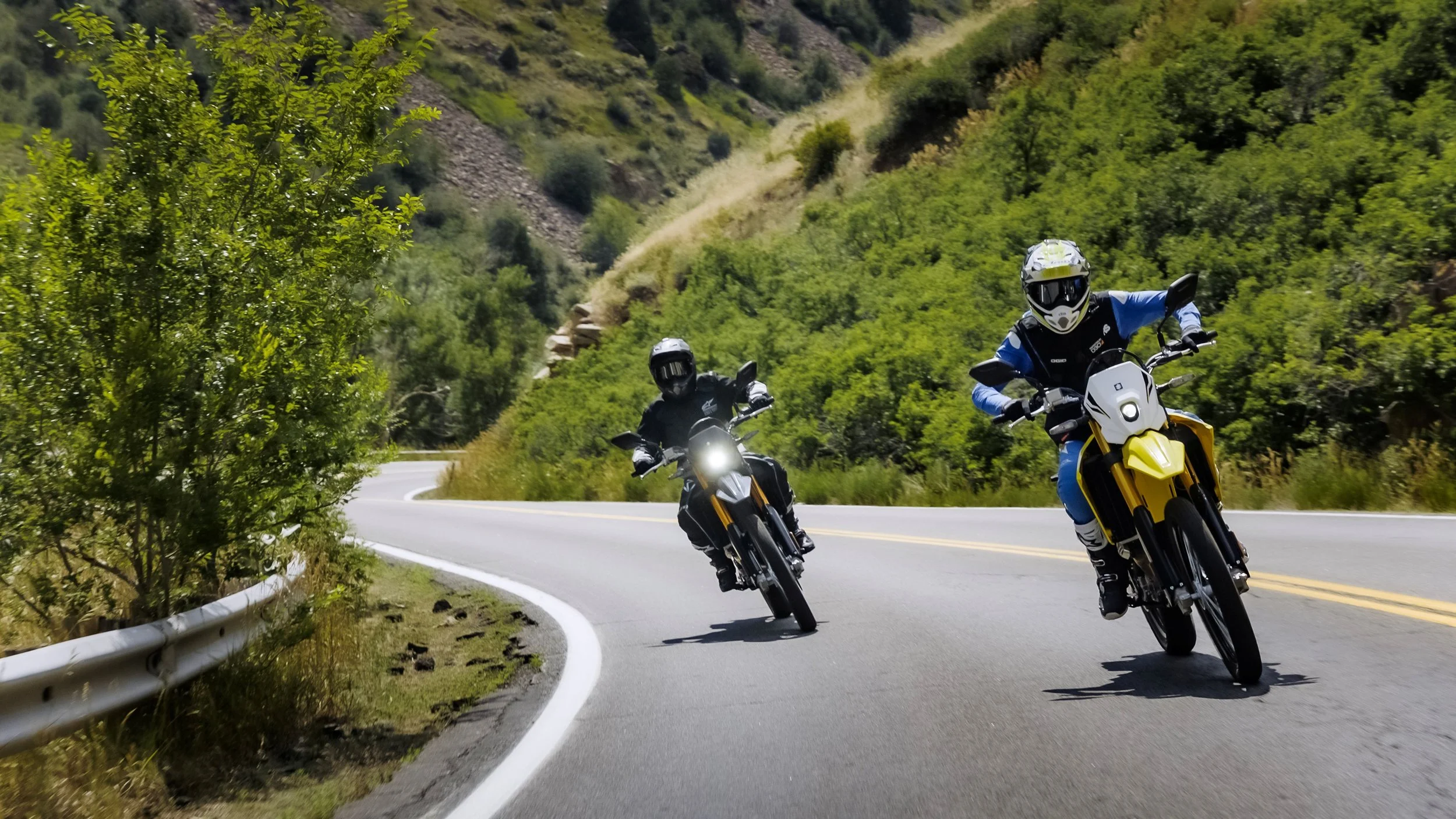 DR-Z400SRJM5_action_56.jpg