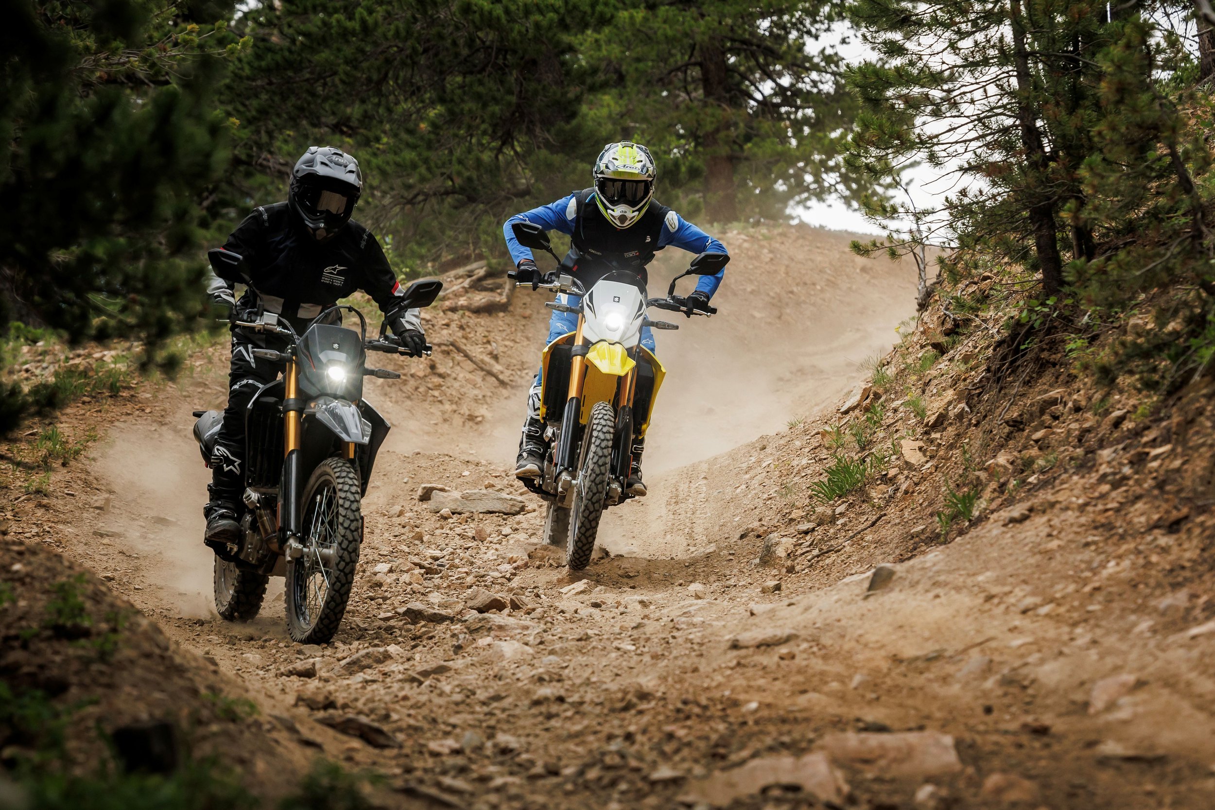 DR-Z400SRJM5_action_36.jpg