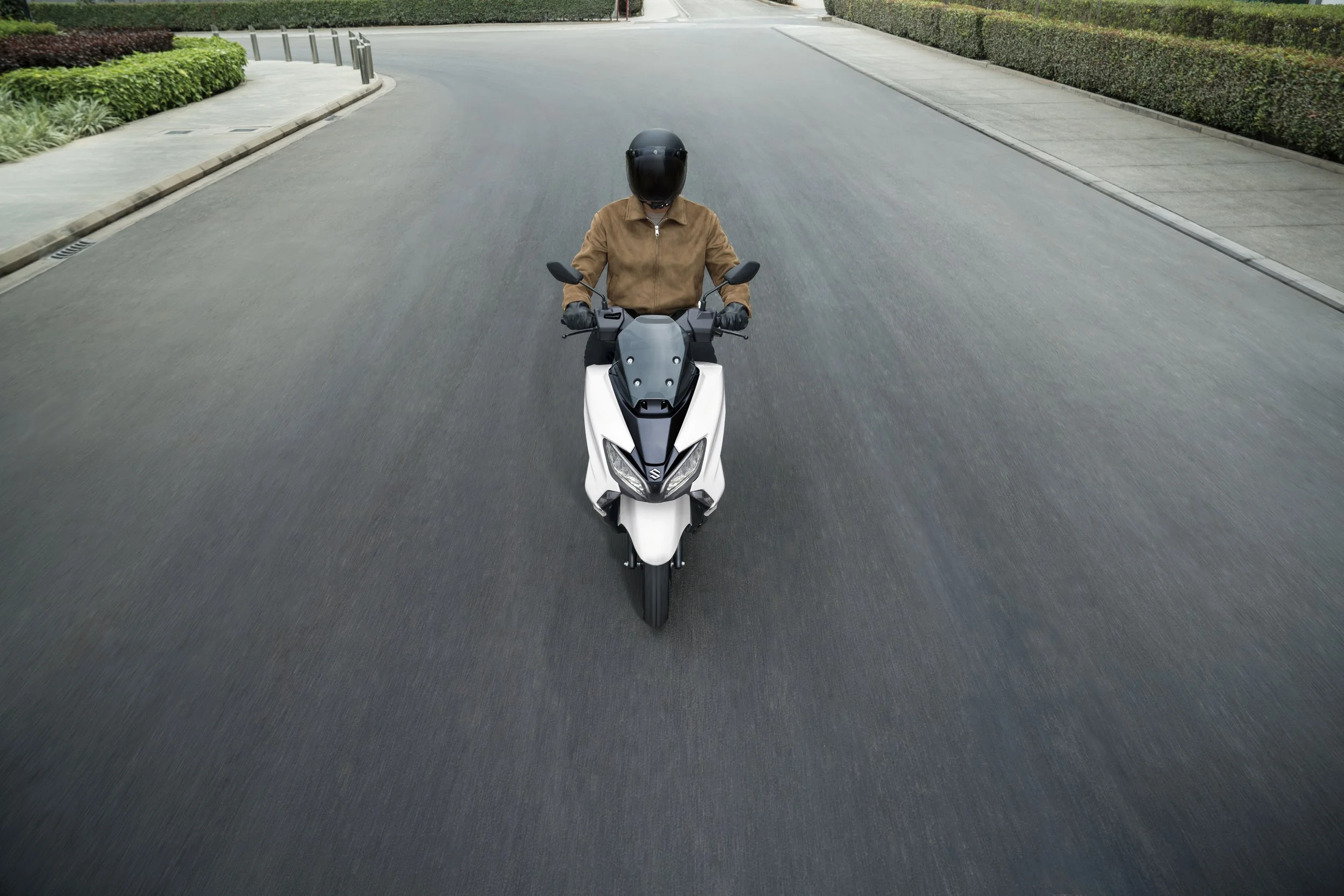 BURGMAN_STREET_125_M7_action13.jpg