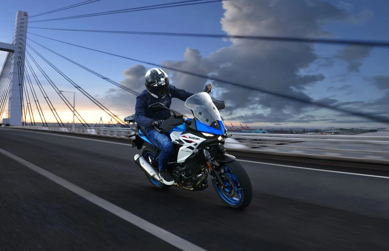 SV650GXRQM7_action_82_dl_1280.jpg