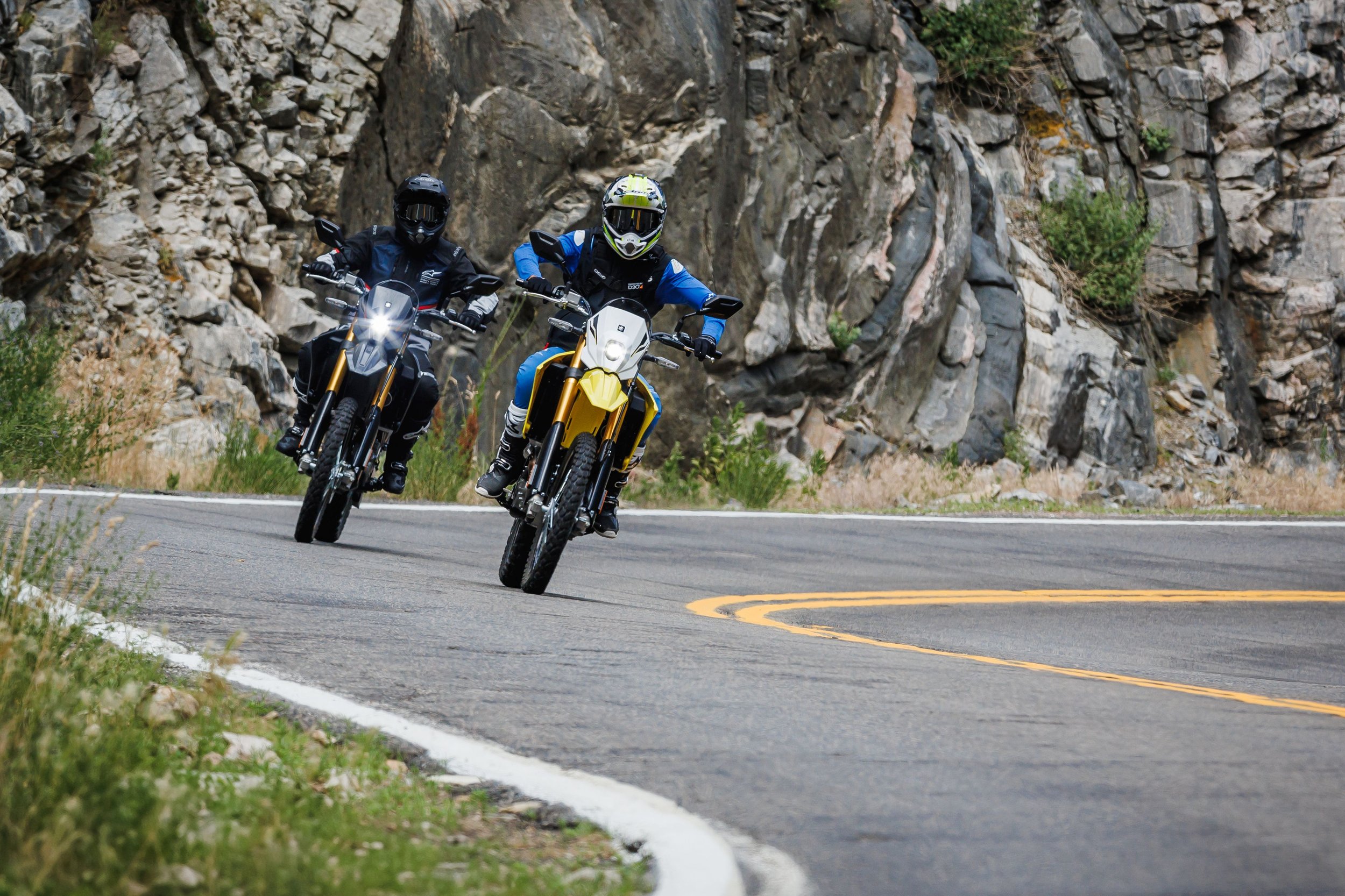 DR-Z400SRJM5_action_3.jpg