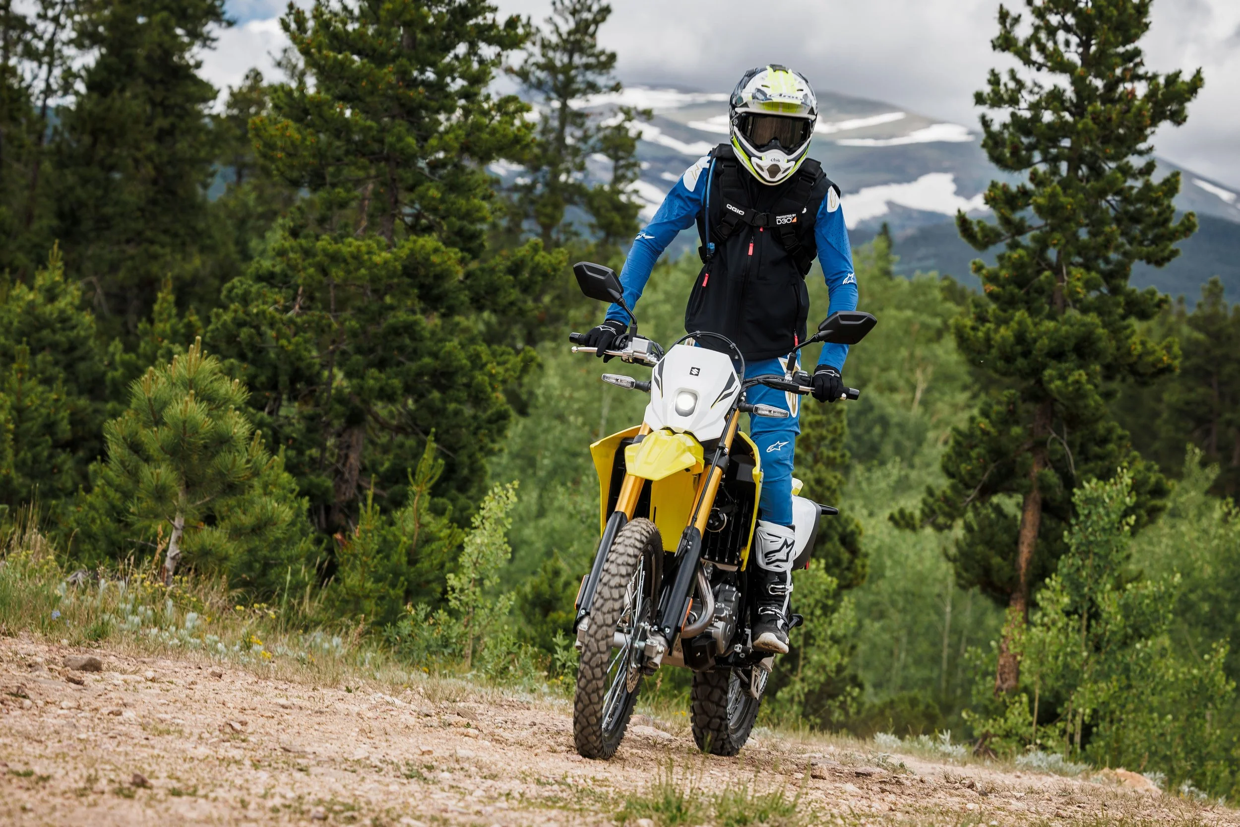 DR-Z400SRJM5_action_20.jpg