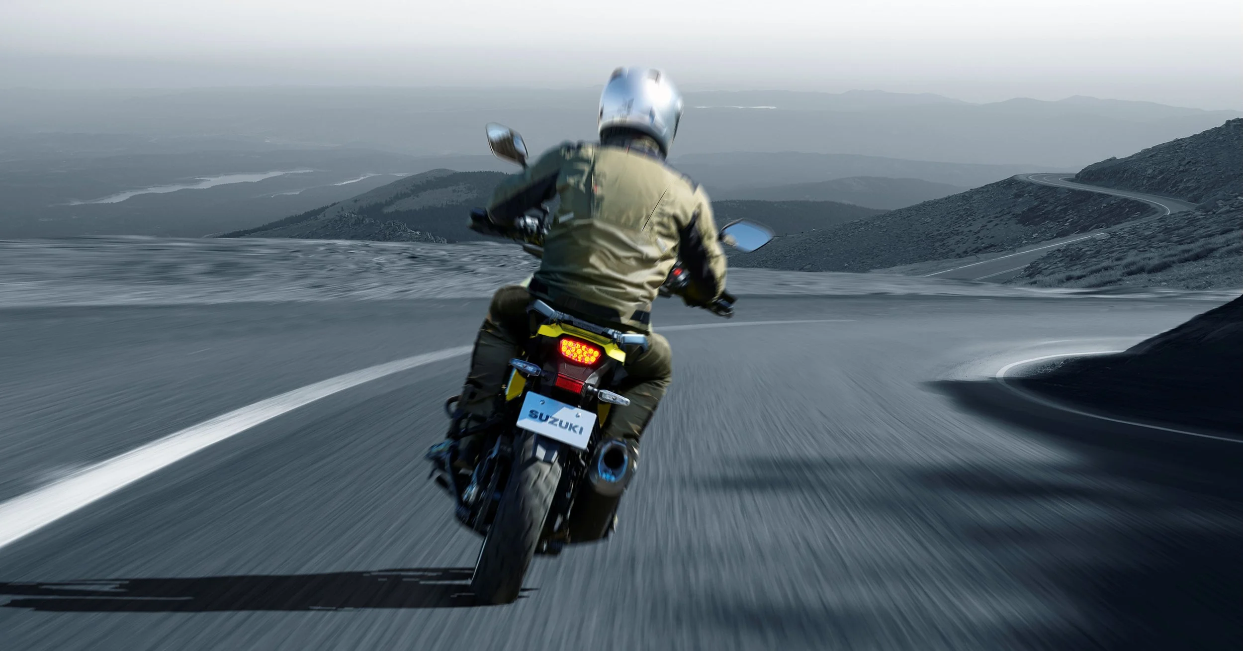 DL1050RR_RJM3_action1_17.jpg