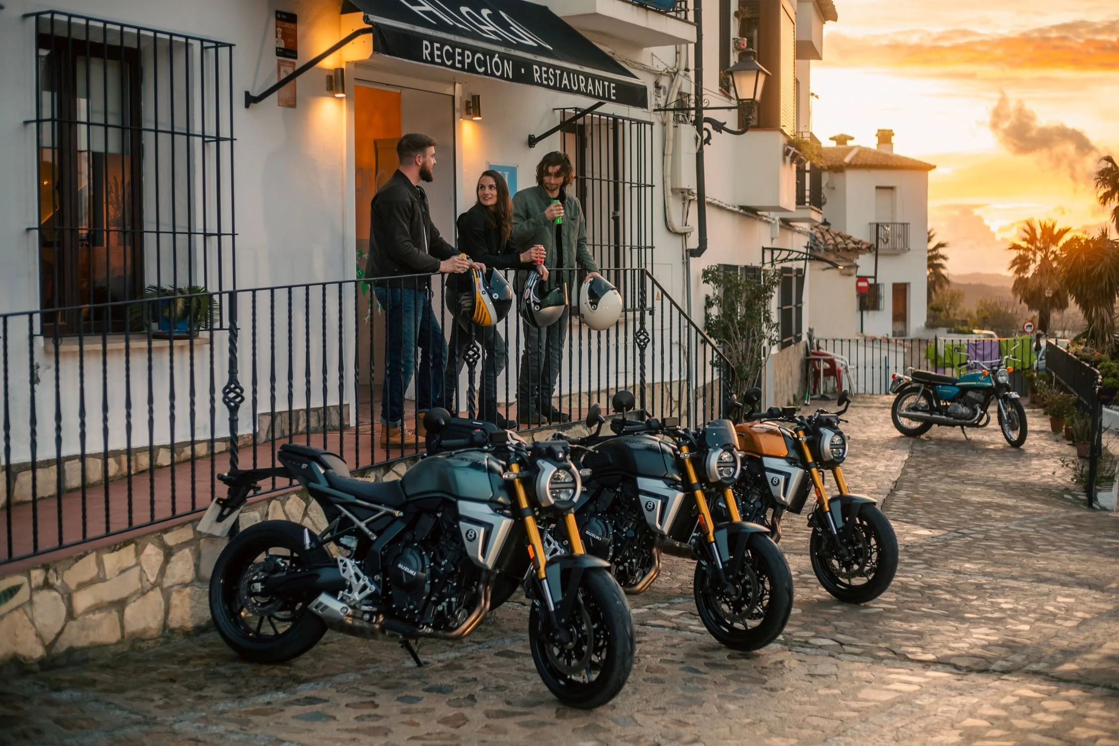 2025-03-14 New Suzuki - Spain - Meeting Point 3 Bikes-3.jpg